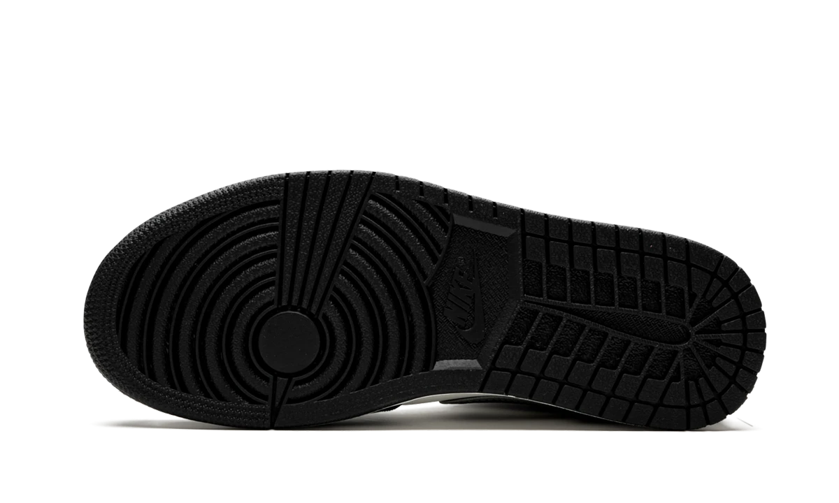 Outer rubber sole of the Air Jordan Jordan 1 Mid Satin Grey Toe (852542-011).