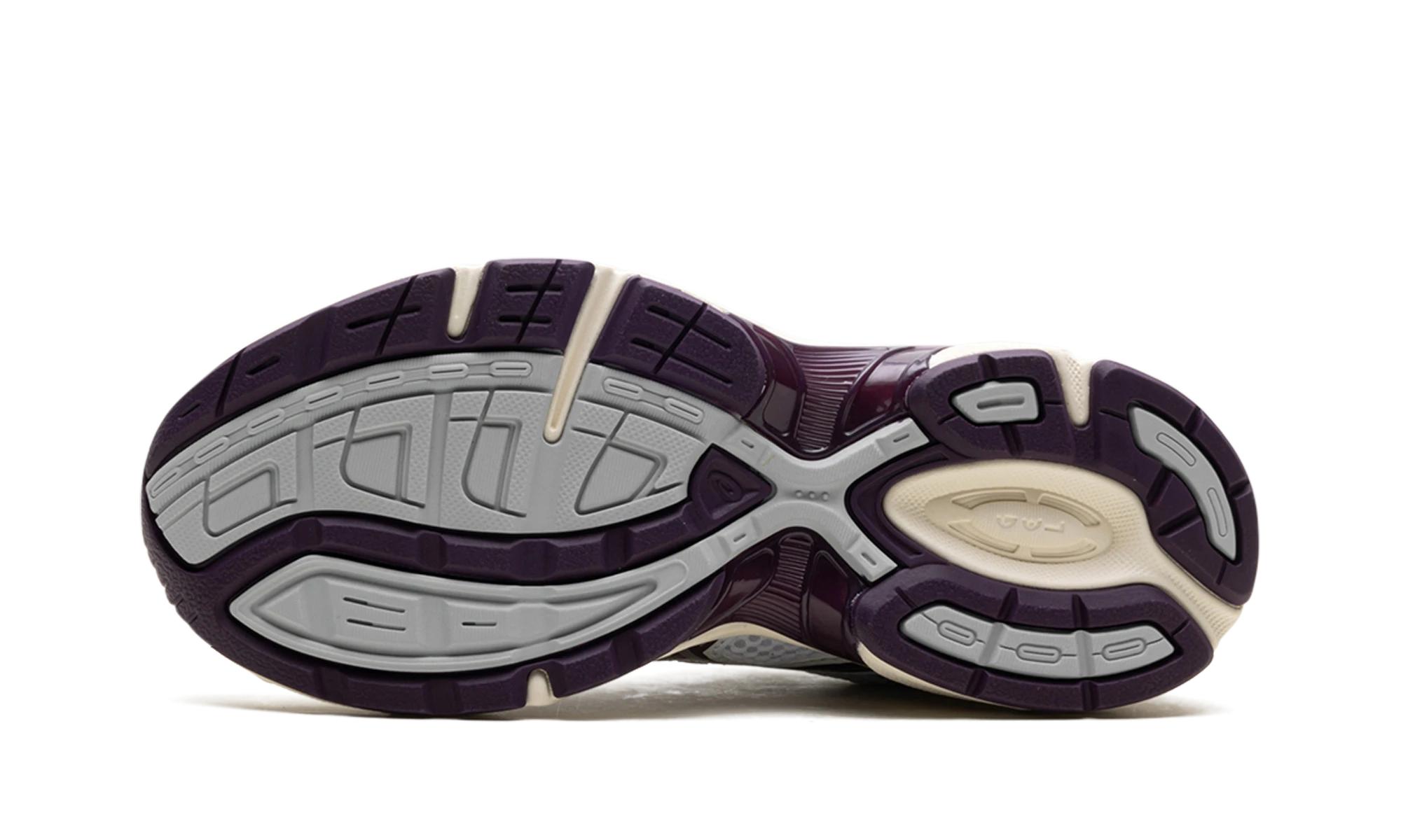 A ASICS Gel-1130 White Deep Plum (1202A518-101) külső gumitalpa.