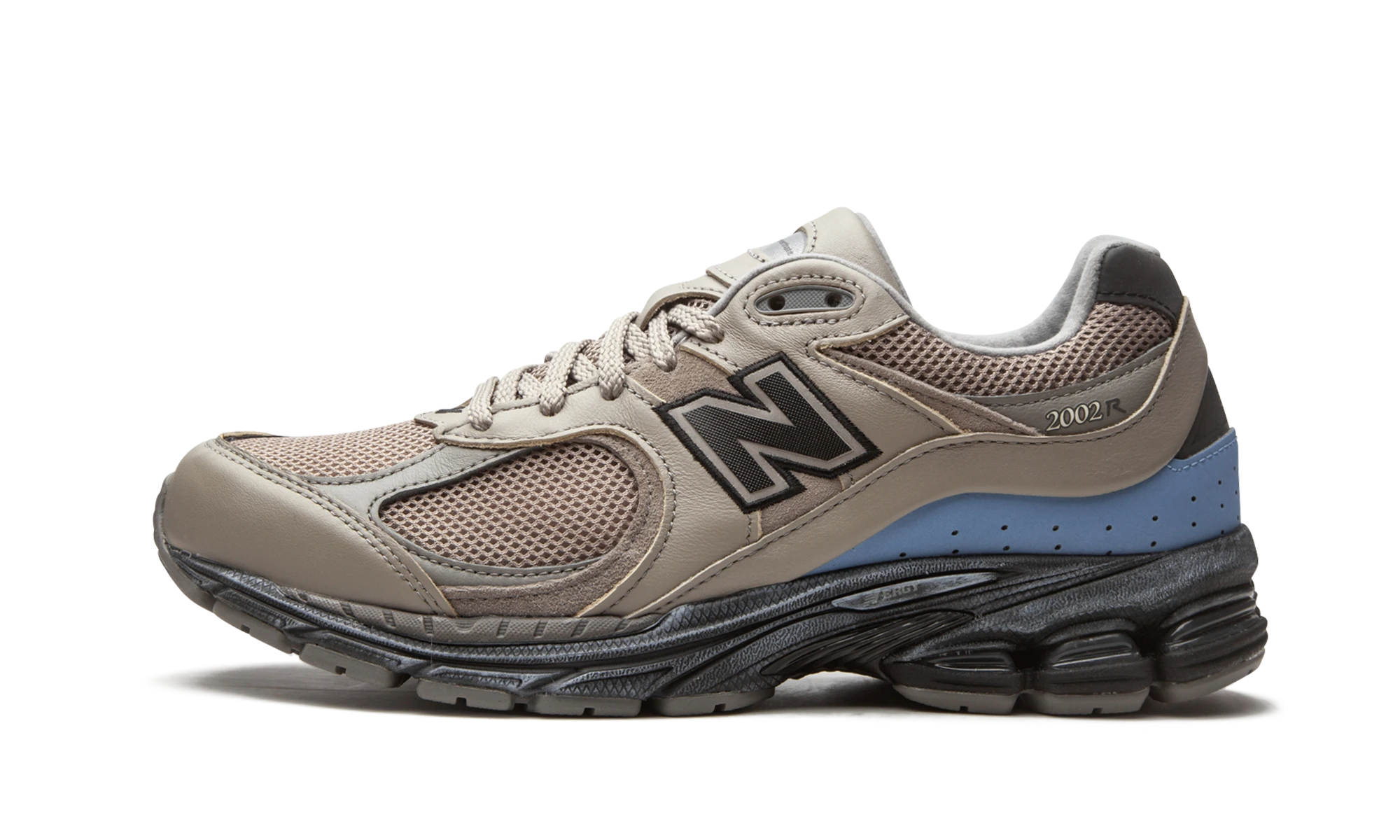 Sneaker New Balance 2002R thisisneverthat Light Brown (ML2002RN) in leather brown and black — outer profile view.