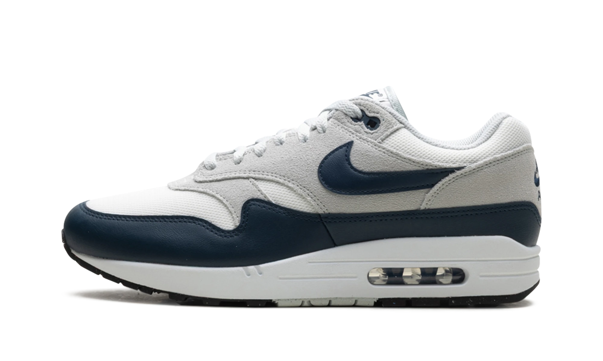 Sneaker Nike Air Max 1 Essential Summit White Armory Navy (FZ5808-103) in leather white and blue — outer profile view.
