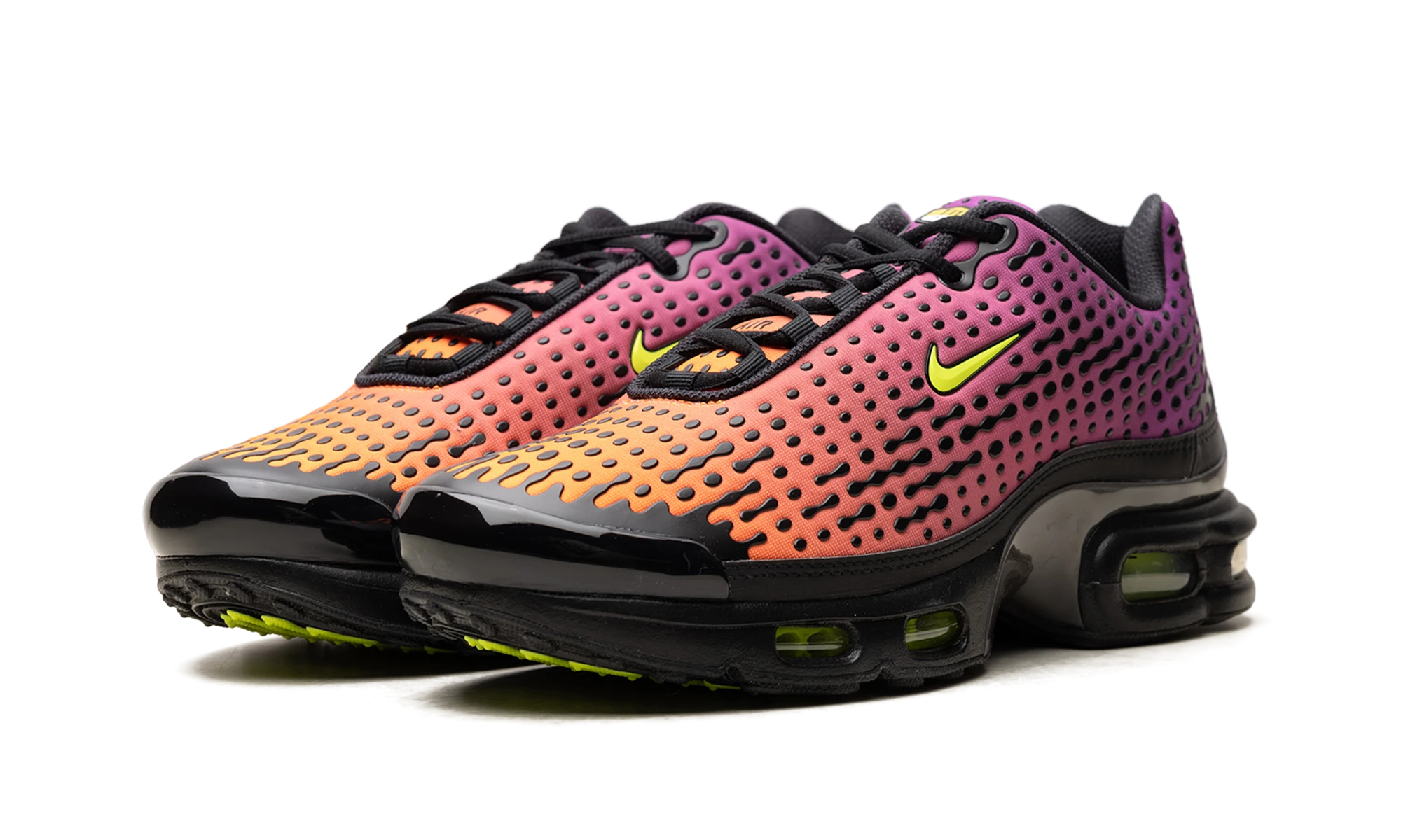 Detail of the inner side of the sneaker Nike Air Max Plus 7 Dusk (HQ2197-800) orange, jaune et noir.