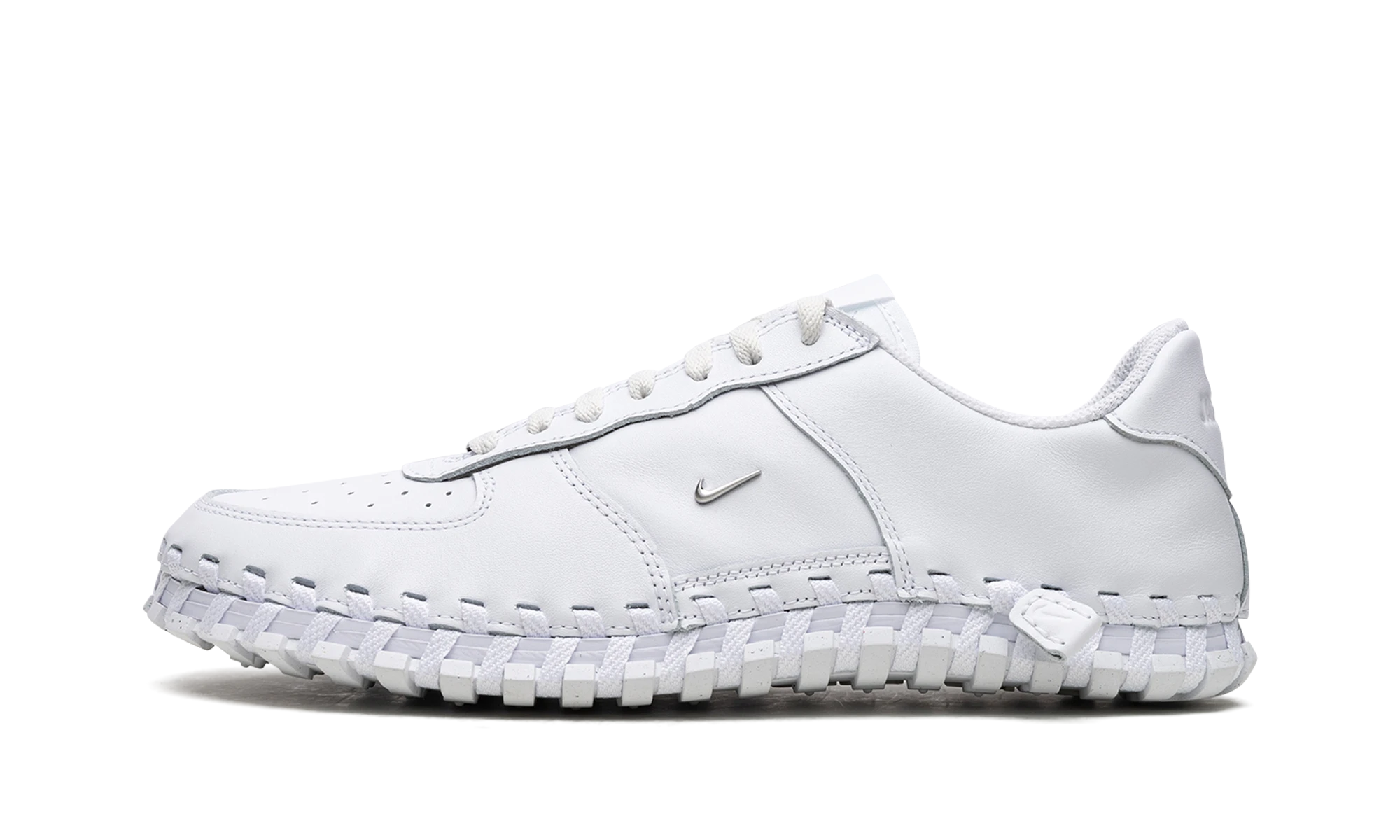Sneaker Nike J Force 1 Low LX Jacquemus White (DR0424-100) in leather white, silver and black — outer profile view.