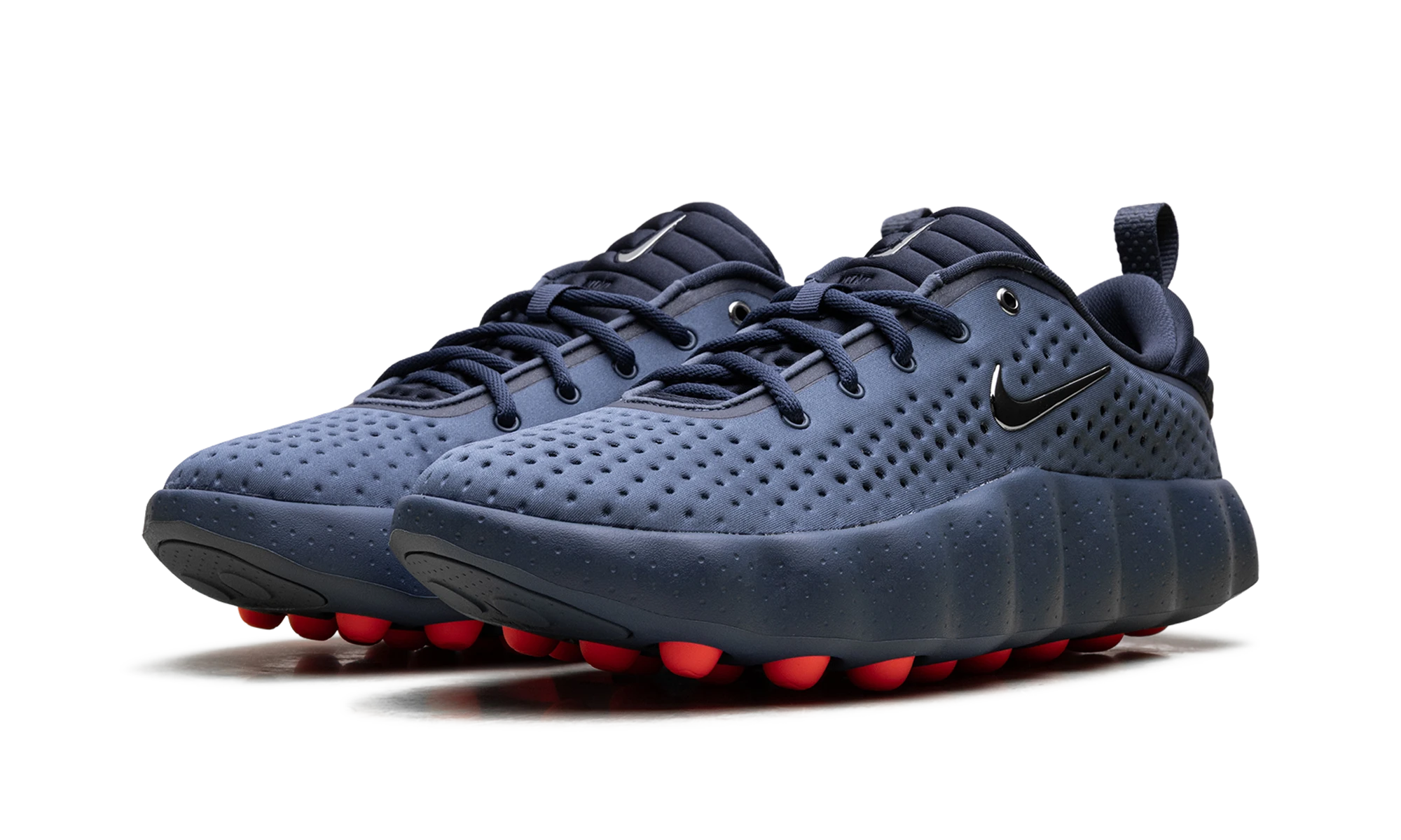 Detail of the inner side of the sneaker Nike Mind 002 Thunder Blue Chrome (HQ4308-400) bleu.
