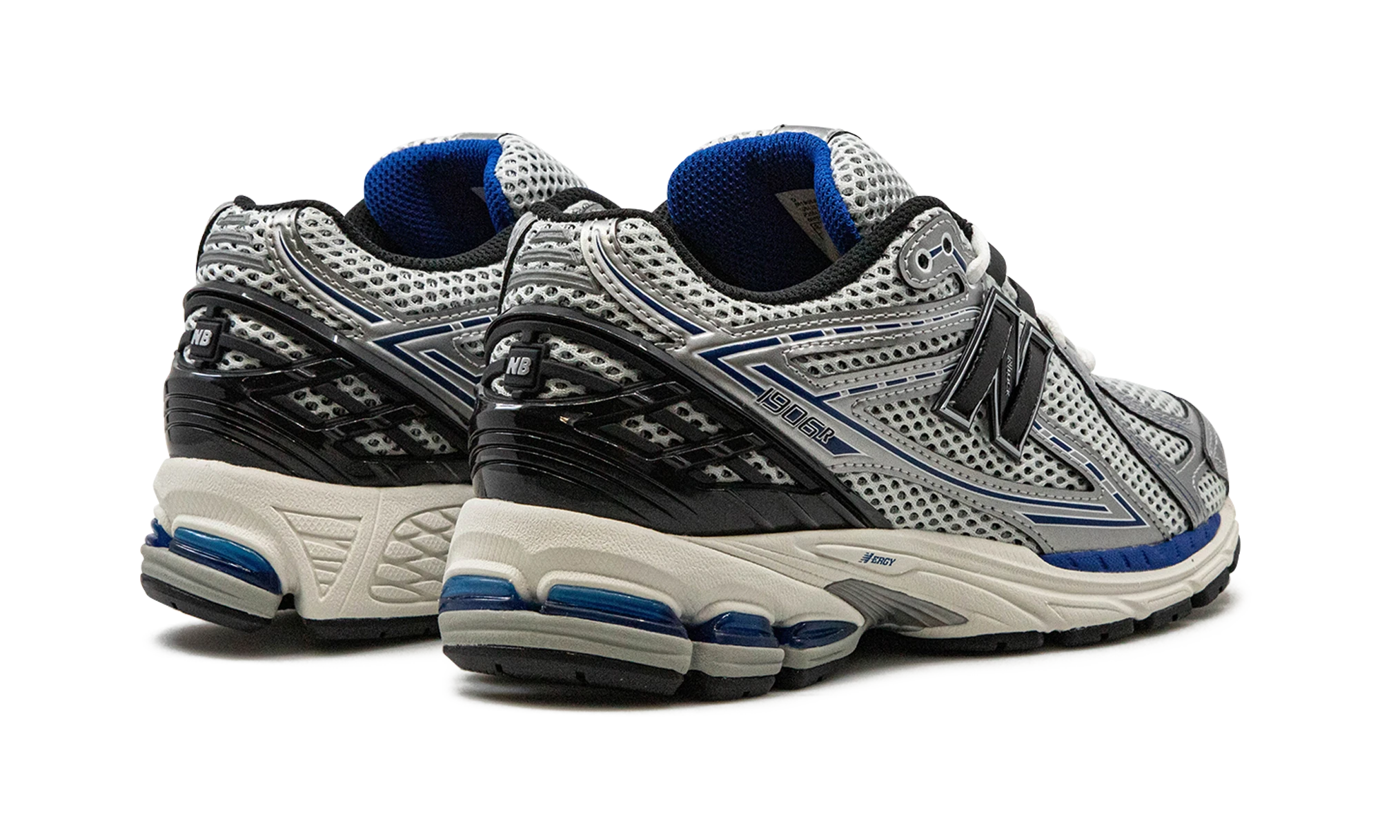 Pár tenisky New Balance 1906R Metallic Silver Blue (M1906RCD) – zbrusu nové a autentické s originální krabicí.