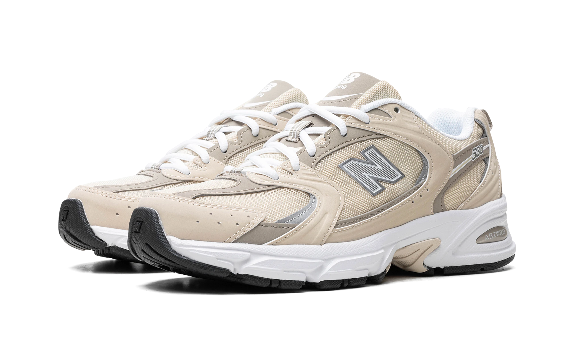 Detail of the inner side of the sneaker New Balance 530 Beige Aluminum (MR530SMD) beige.