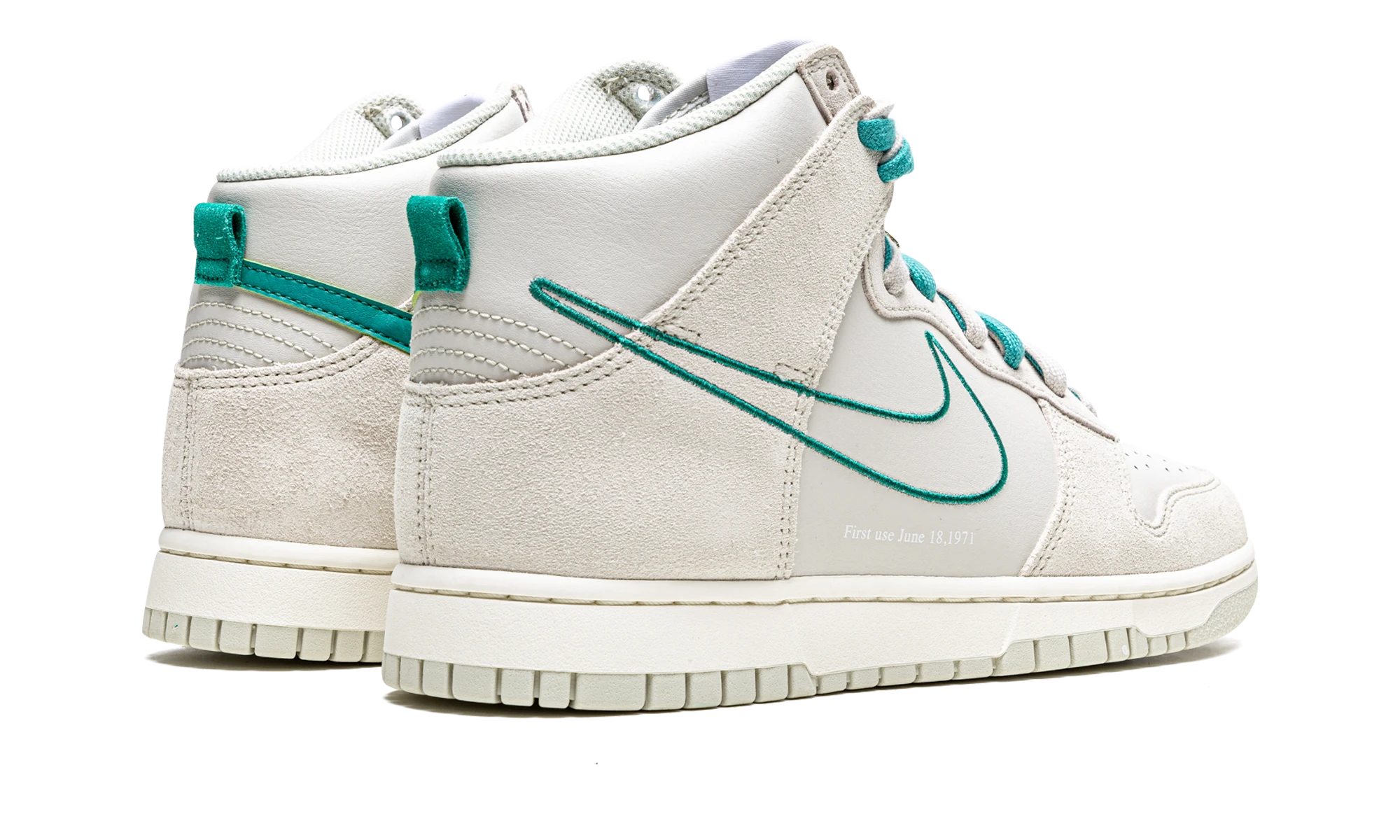 Pair of sneakers Nike Dunk High First Use Sail (DH0960-001) brand new and authentic with original box.