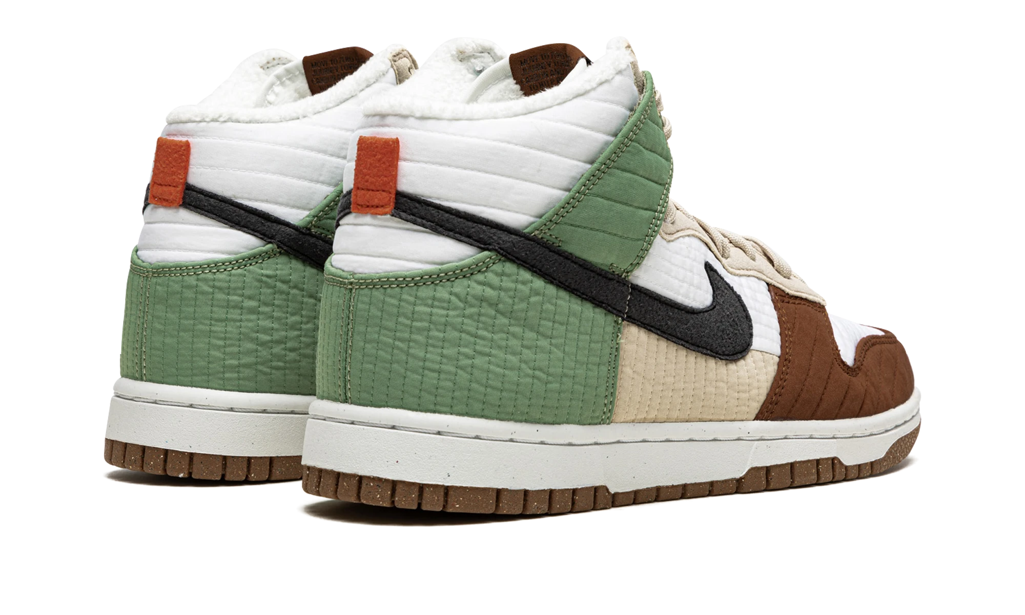 Pereche de sneakersi Nike Dunk High Next Nature Summit White (DN9909-100) – noi și autentice cu cutie originală.