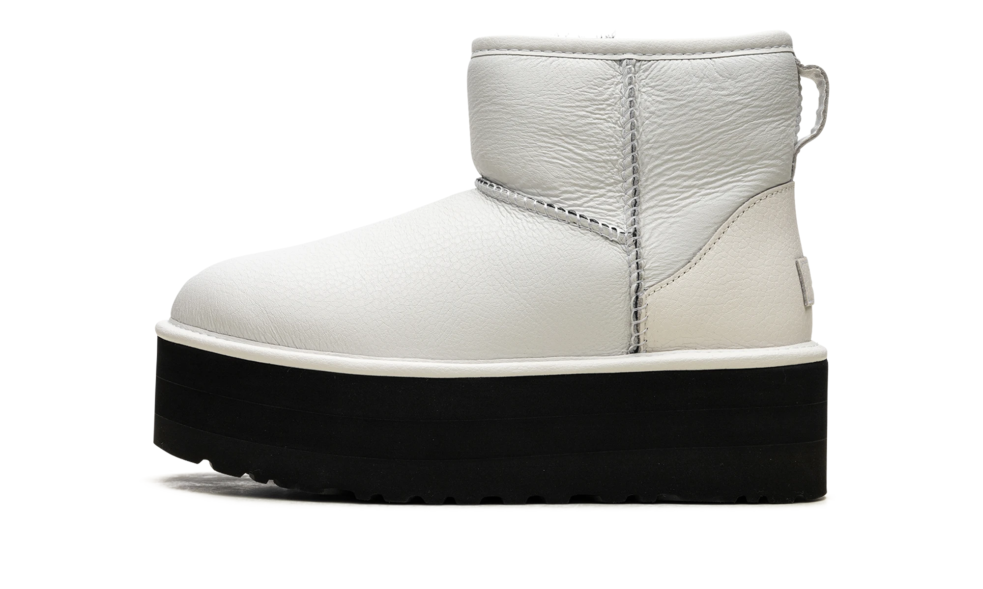 Stiefel UGG Classic Mini Platform Matte Boot Ultra Matte White (1130611-UMWH) aus Leder weiß — Außenprofilansicht.