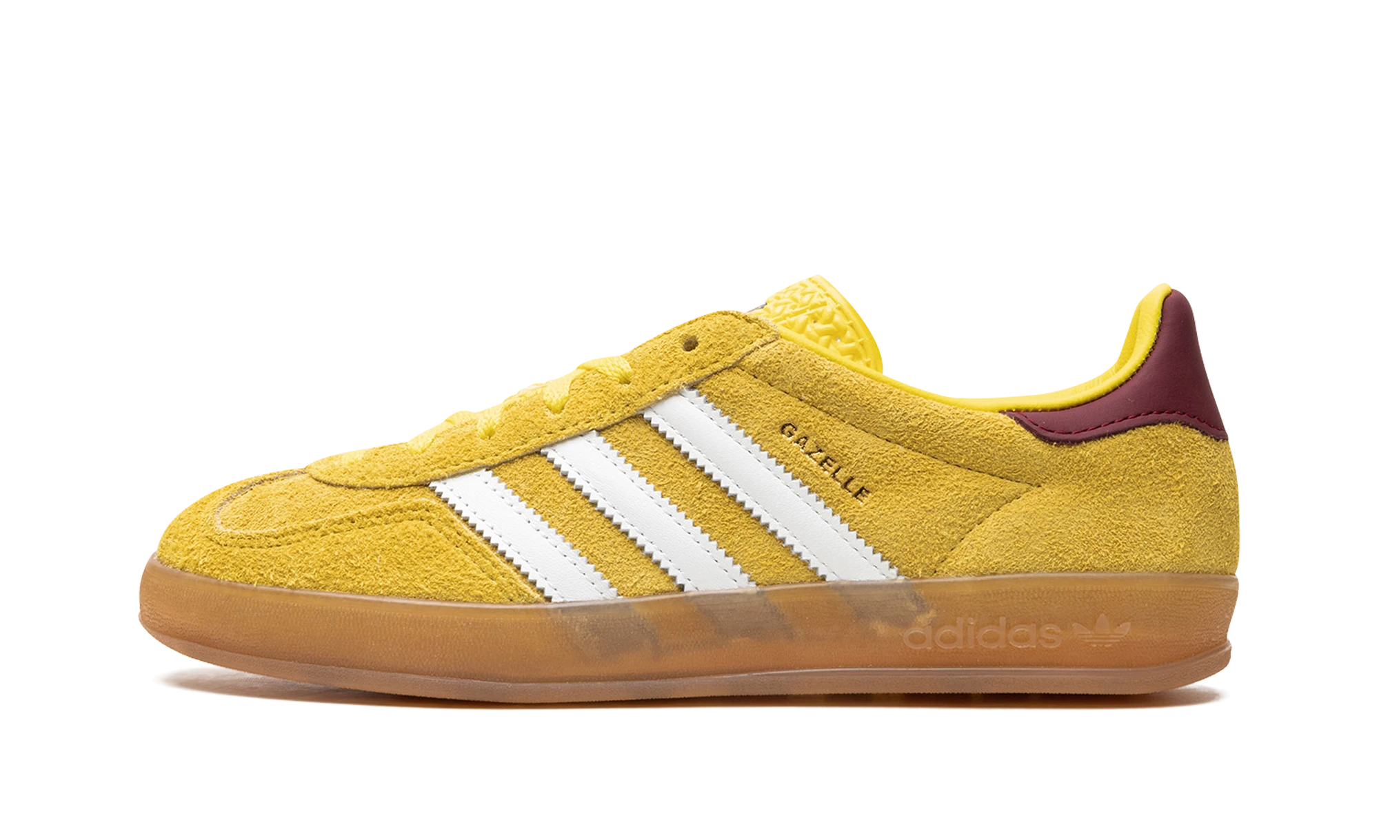 Tenisky Adidas Gazelle Indoor Bright Yellow Collegiate Burgundy (IE7003) z kůže žlutý, bílý a hnědý — pohled z vnějšího boku.