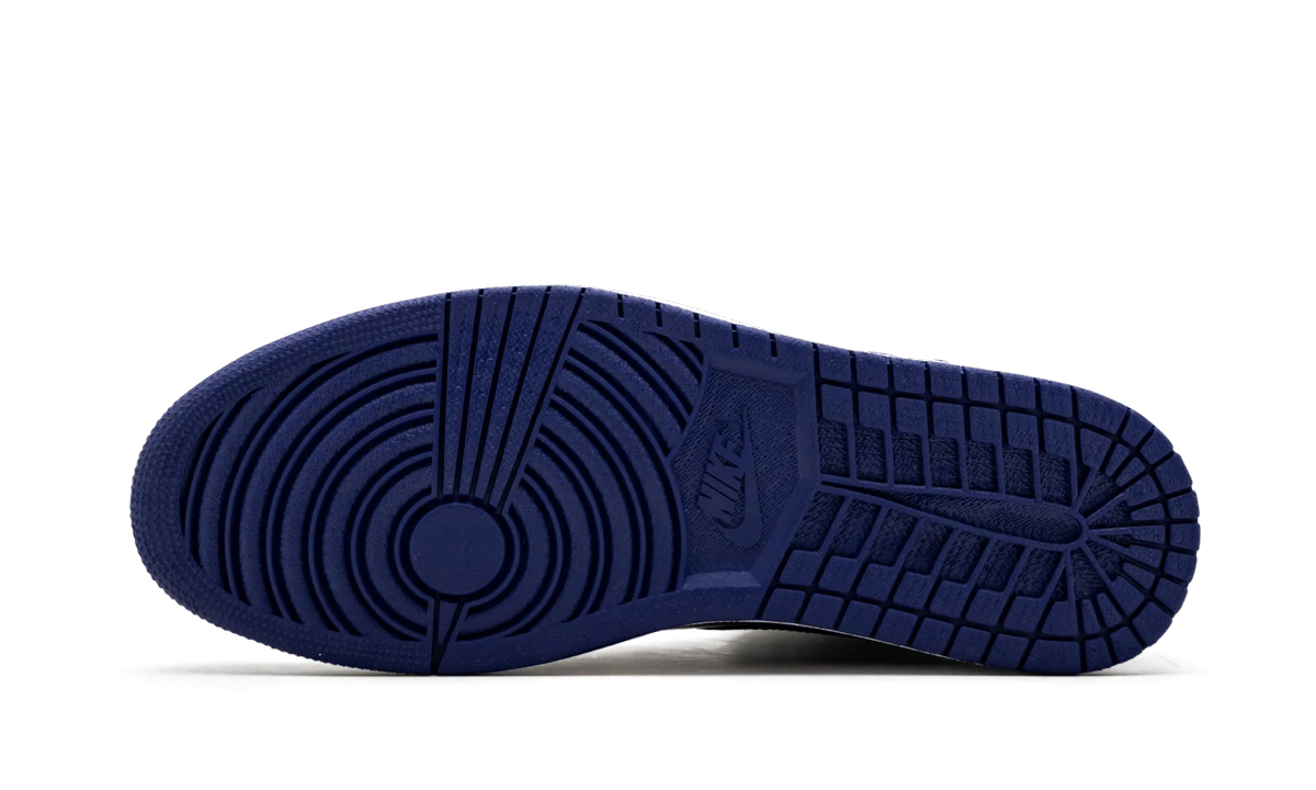 Outer rubber sole of the Air Jordan Jordan 1 Retro Deep Royal (332550-420).