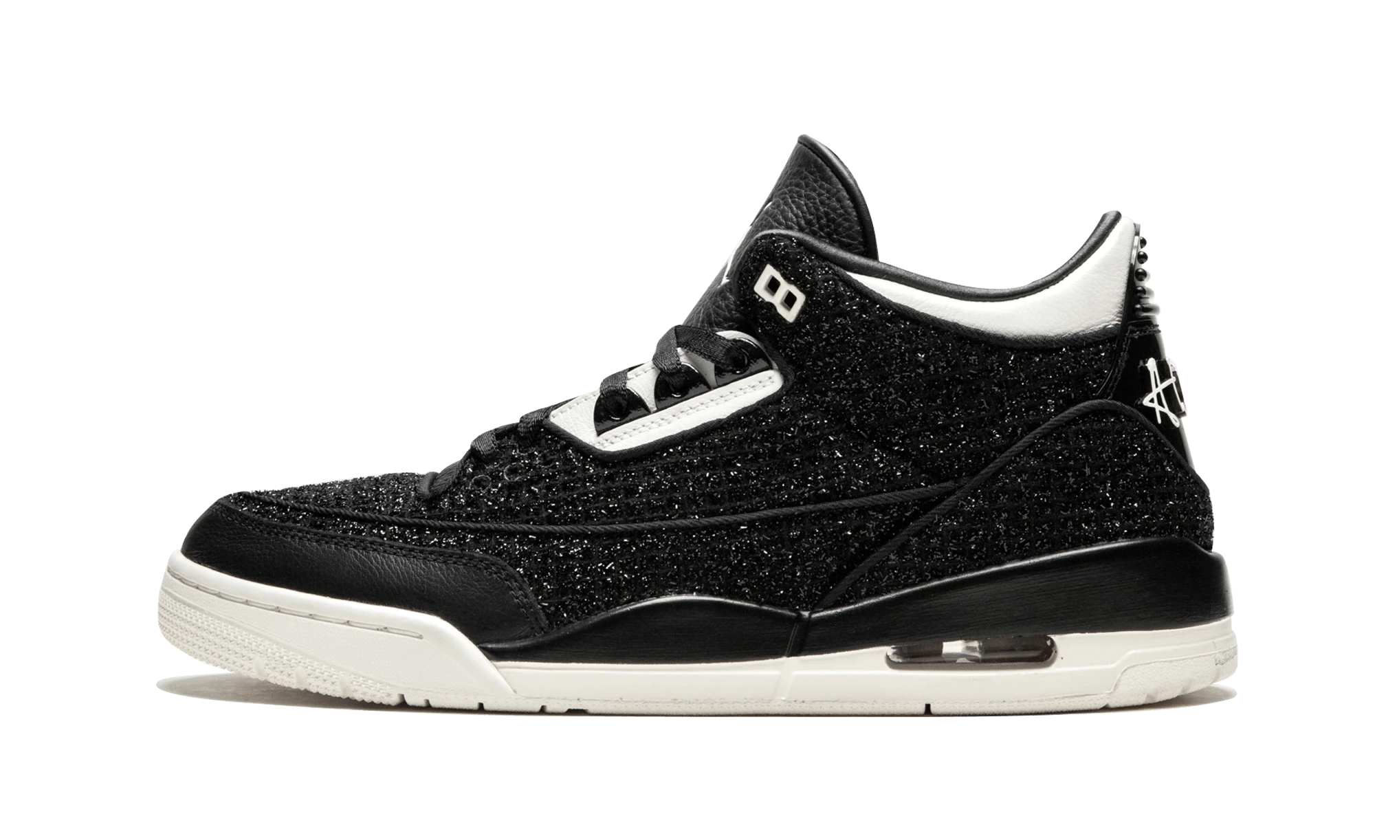 Sneaker Air Jordan Jordan 3 Retro AWOK Vogue Black in leather black and beige, available in Europe — outer profile view.