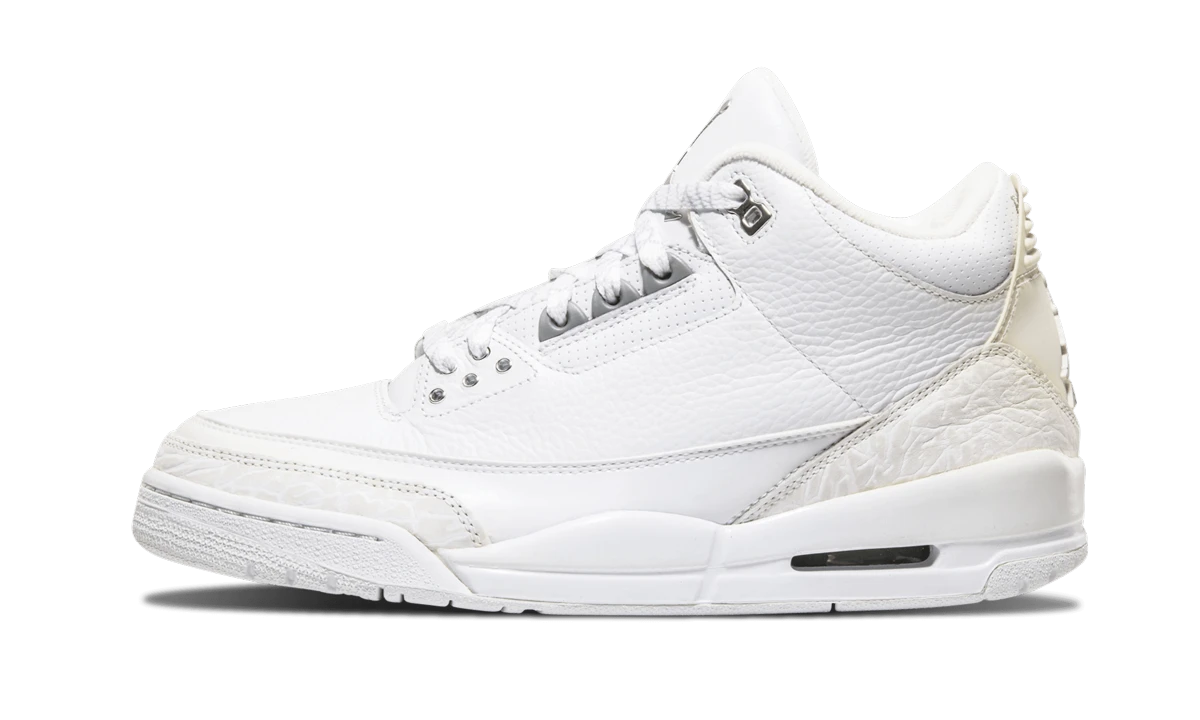 Sneaker Air Jordan Jordan 3 Retro Pure Money in leather white and silver, available in Europe — outer profile view.