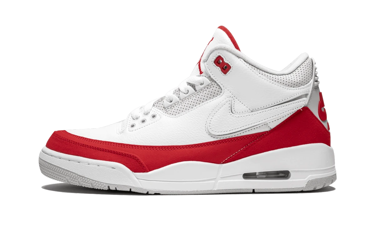 Sneaker Air Jordan Jordan 3 Retro Tinker White University Red in leather white, red and grey, available in Europe — outer profile view.
