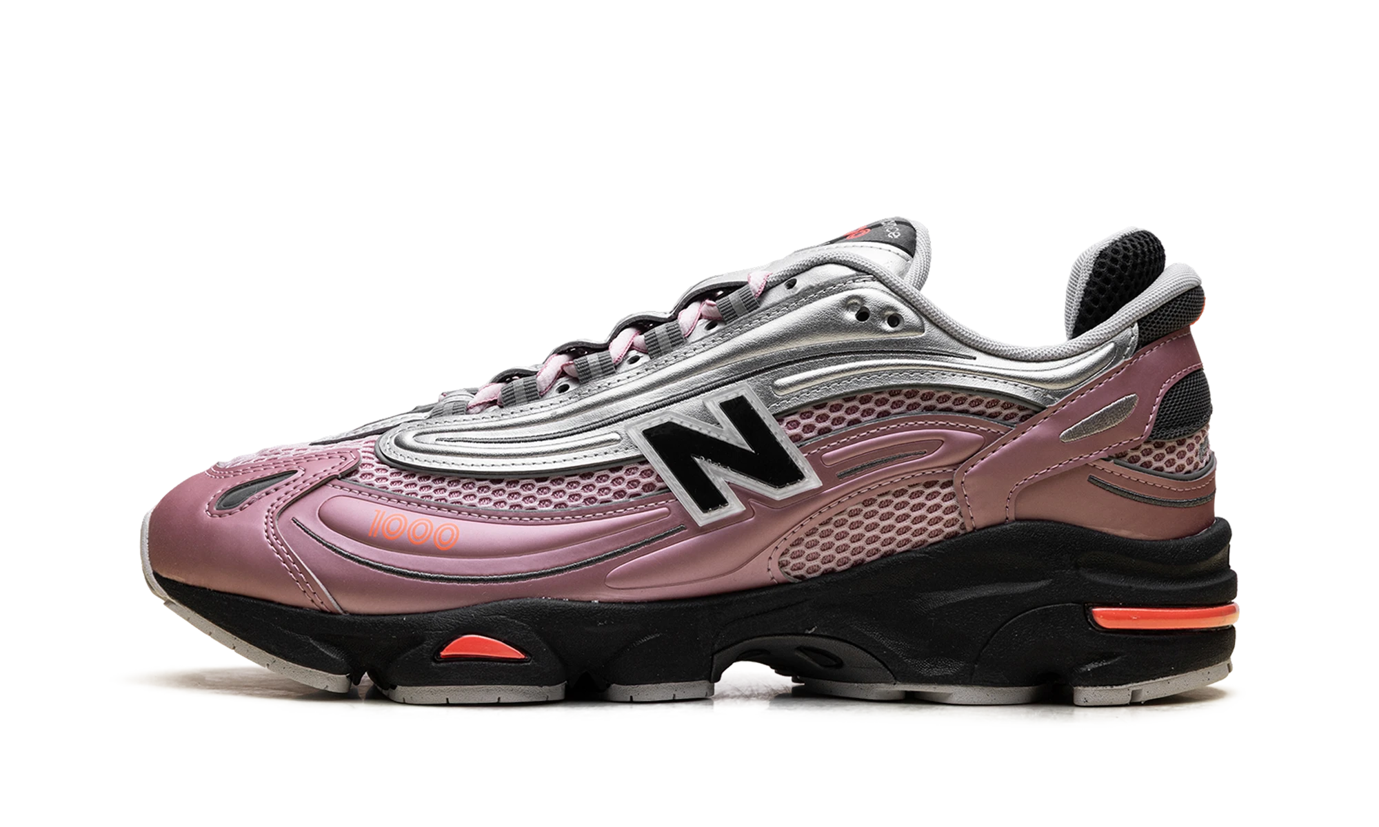 Sneaker New Balance 1000 Pink Metallic Silver in leather pink and silver, available in Europe — outer profile view.