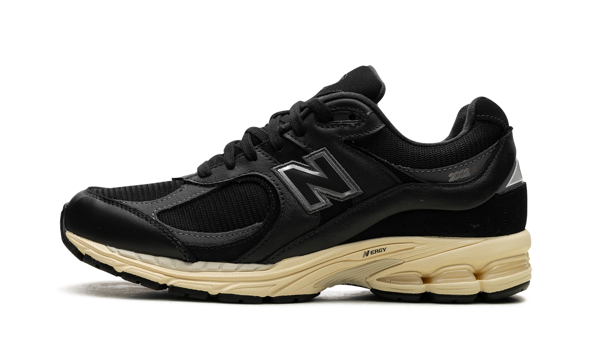 Sneaker New Balance 2002R Black Vintage (M2002RIB) in leather black and white — outer profile view.