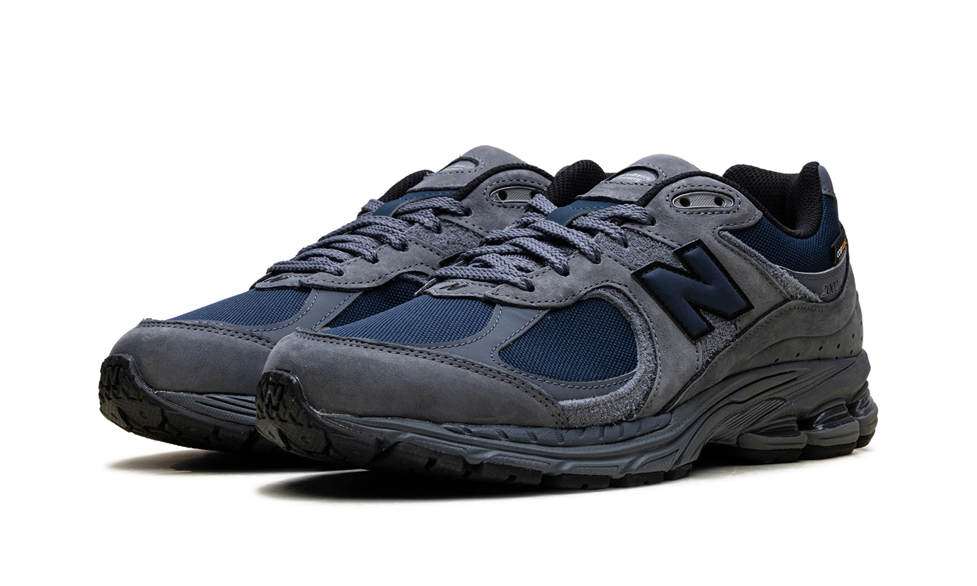 Sneaker New Balance 2002R Cordura Dark Arctic Gray in leather black and grey, available in Europe — outer profile view.