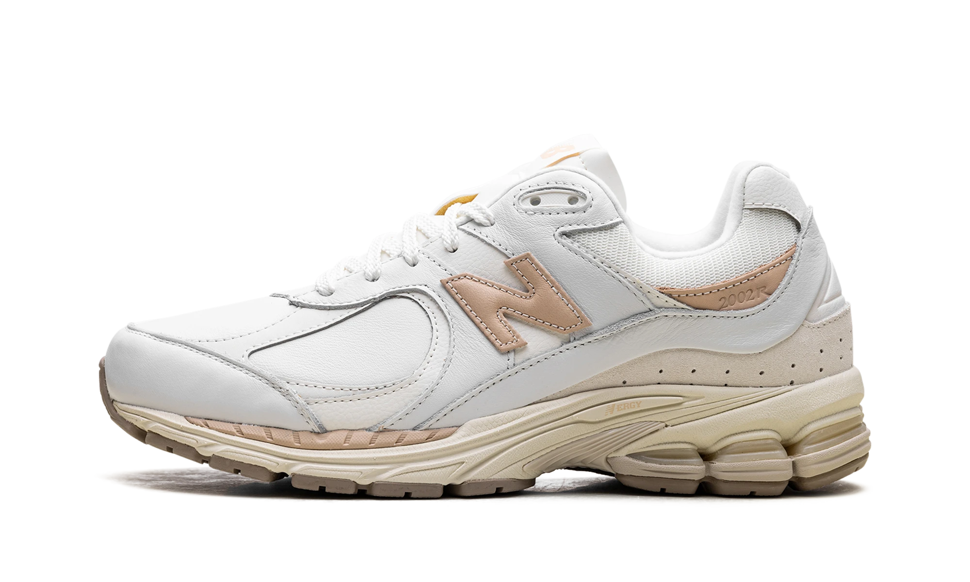 Sneaker New Balance 2002R White Vachetta Tan (M2002RVF) in leather white and beige — outer profile view.