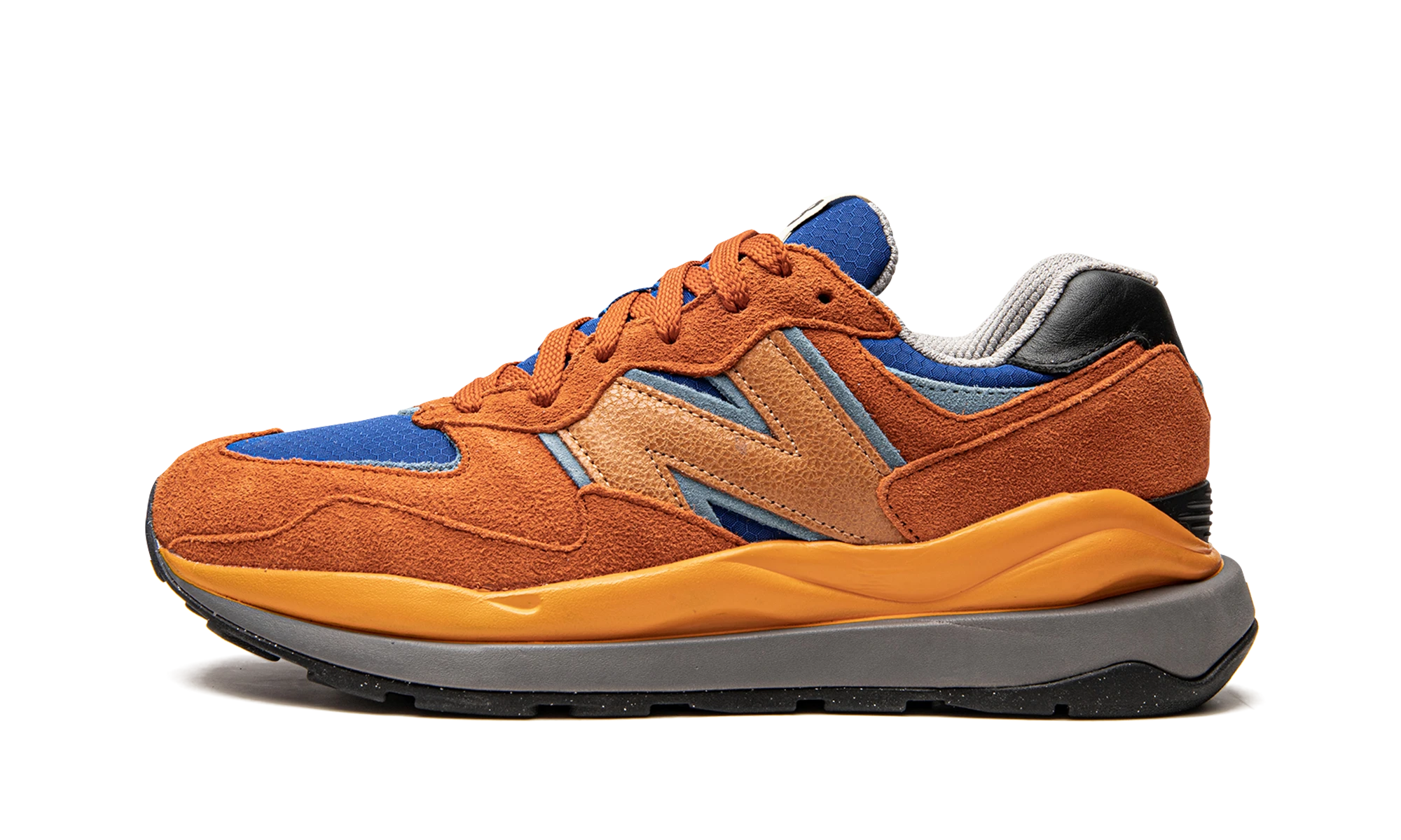Sneaker New Balance 57/40 Rust Oxide Blue Groove (M5740GHA) in leather orange and blue — outer profile view.