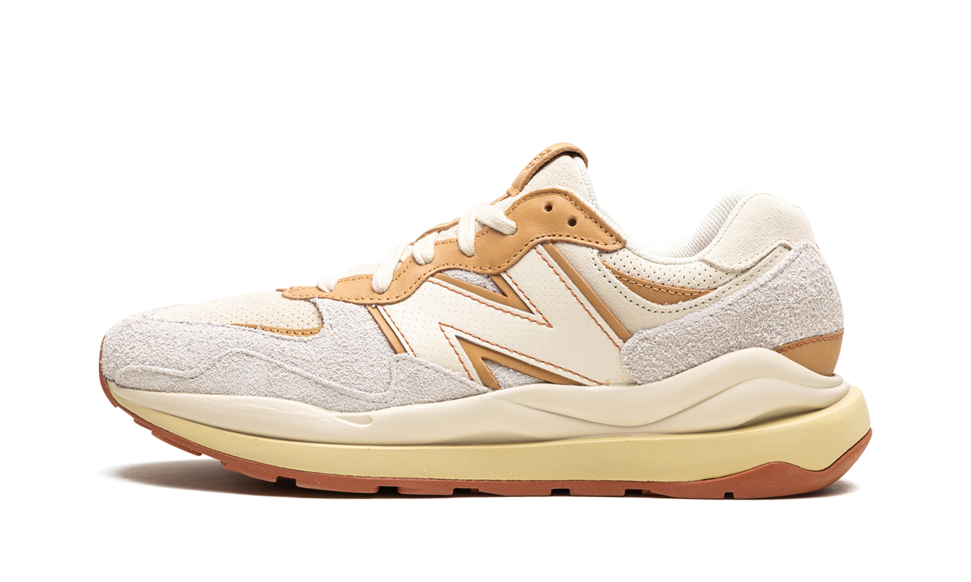 New Balance 57/40 "Todd Snyder Stony Beach", outer side view. Available at MNR Sneakers, free shipping to UK, Ireland, USA, Canada, Australia and Europe.