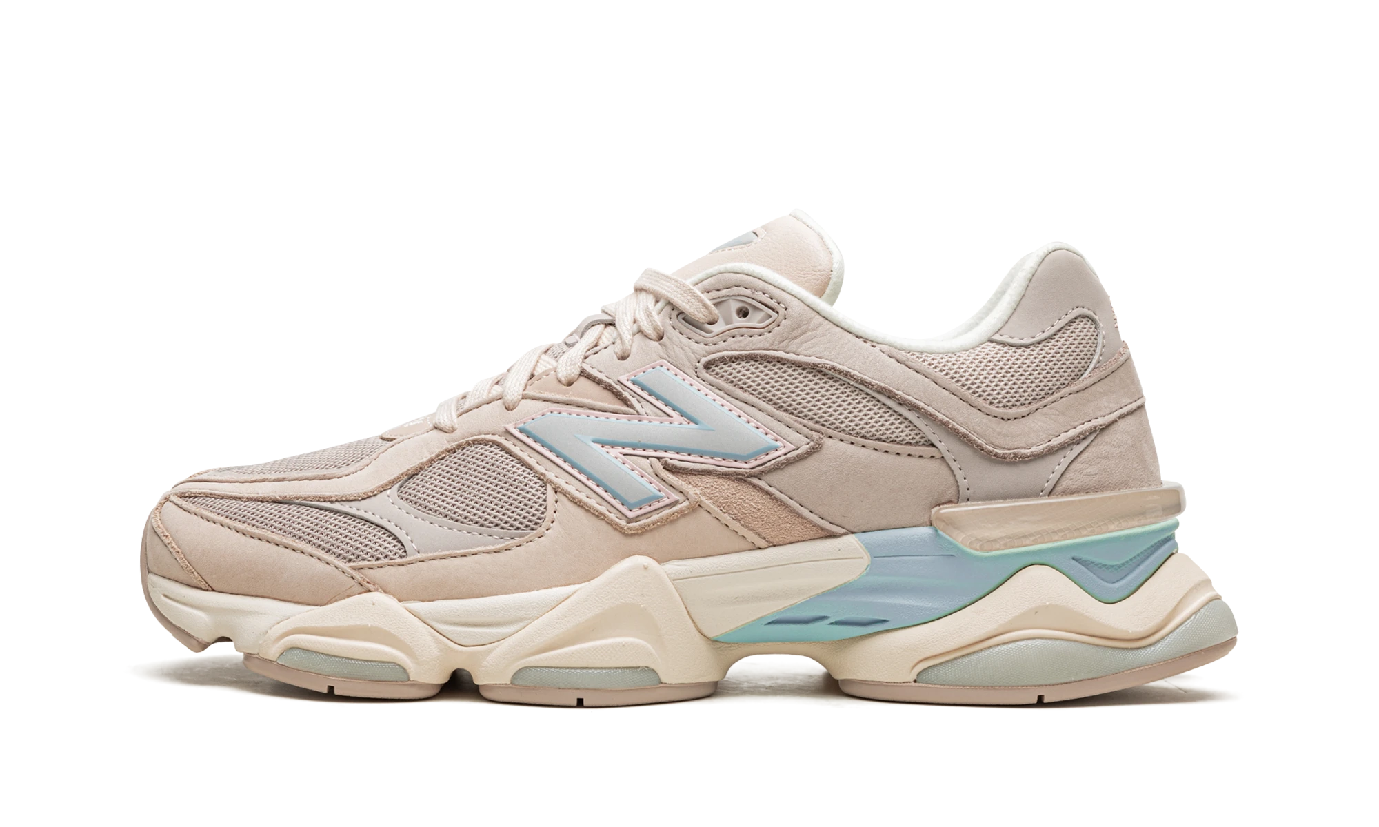 Sneaker New Balance 9060 Ivory Cream Pink Sand (U9060WCG) in leer wit, beige en roze — zijaanzicht.