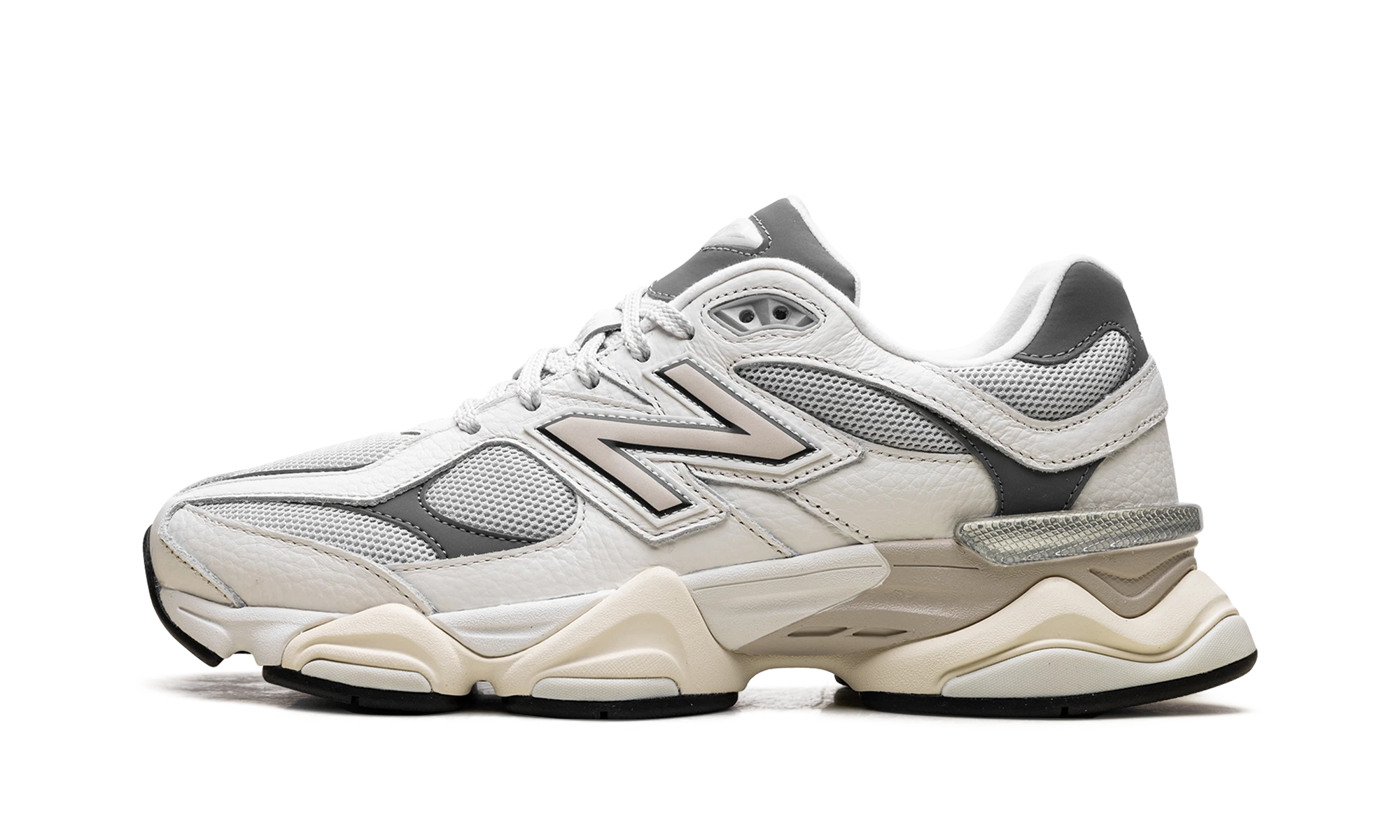 Sneaker New Balance 9060 Sea Salt Castlerock (U9060AGA) in leather white — outer profile view.