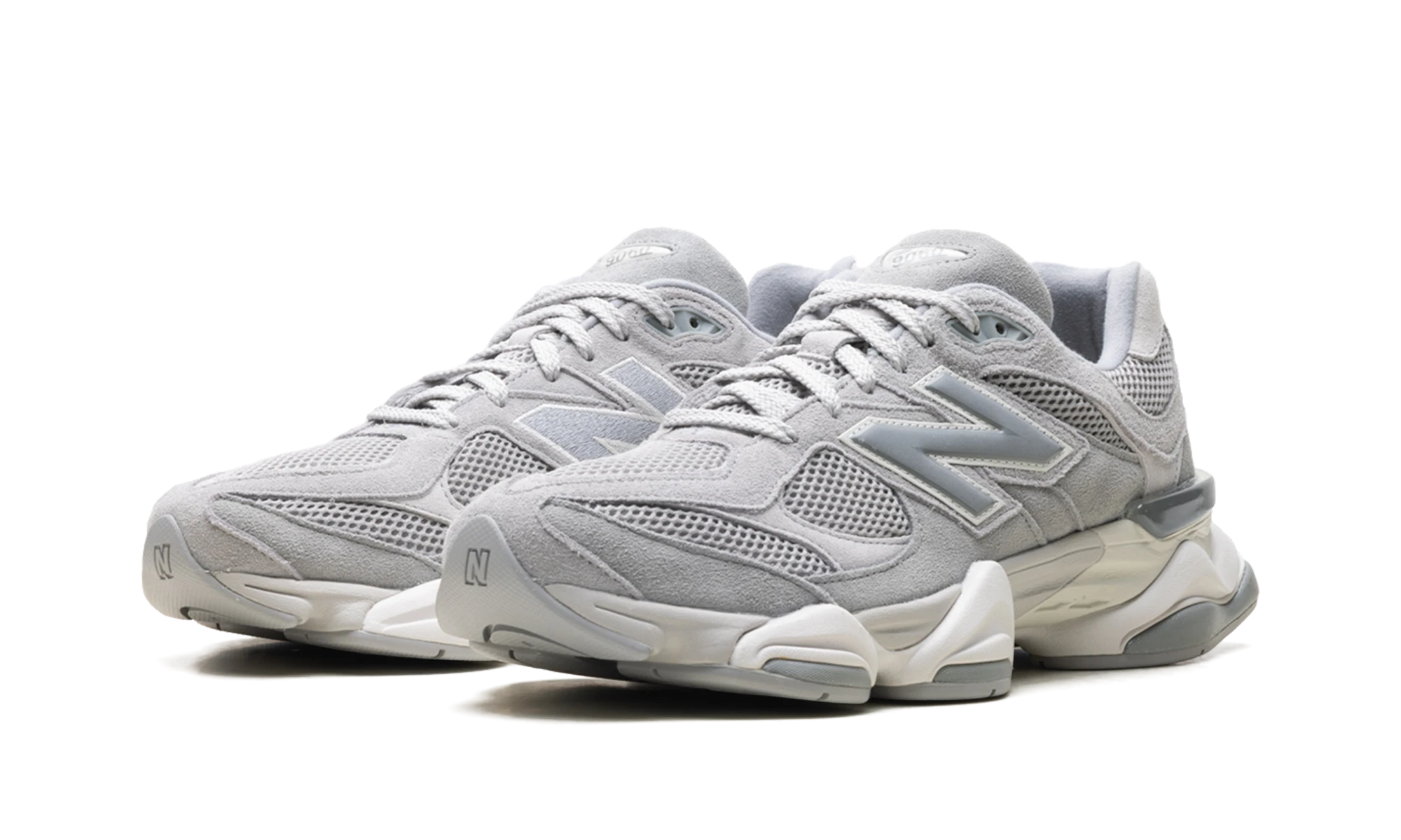 Detail of the inner side of the sneaker New Balance 9060 Slate Grey gris.