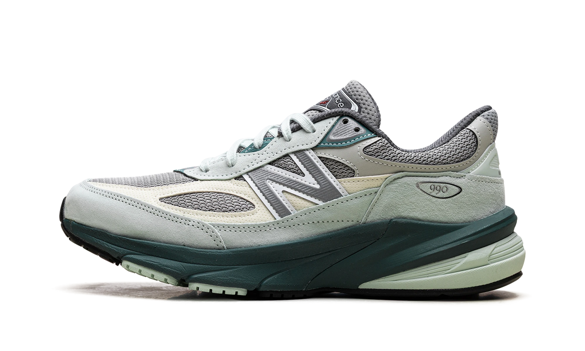 Sneaker New Balance 990v6 MiUSA Community Mint (U990GT6) in leather grey — outer profile view.
