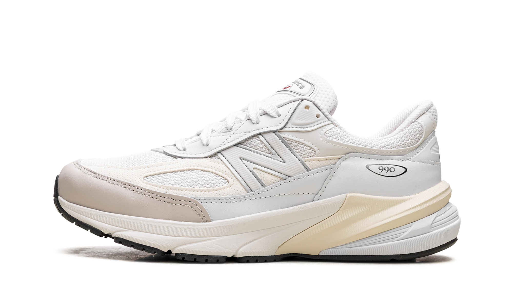 Sneaker New Balance 990v6 MiUSA White Sea Salt (U990GB6) in leather white — outer profile view.