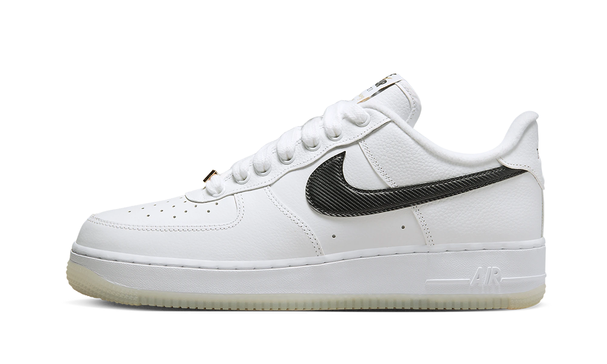 Sneaker Nike Air Force 1 Low 40th Anniversary Edition Bronx Origins (DX2305-100) in leather white, black and gold — outer profile view.