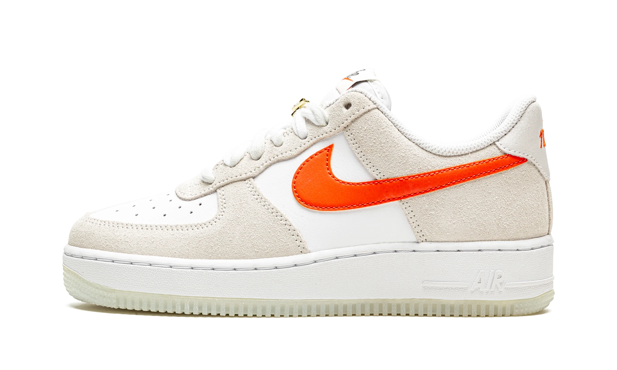 Sneaker Nike Air Force 1 Low First Use Cream (DA8302-101) in leather — outer profile view.