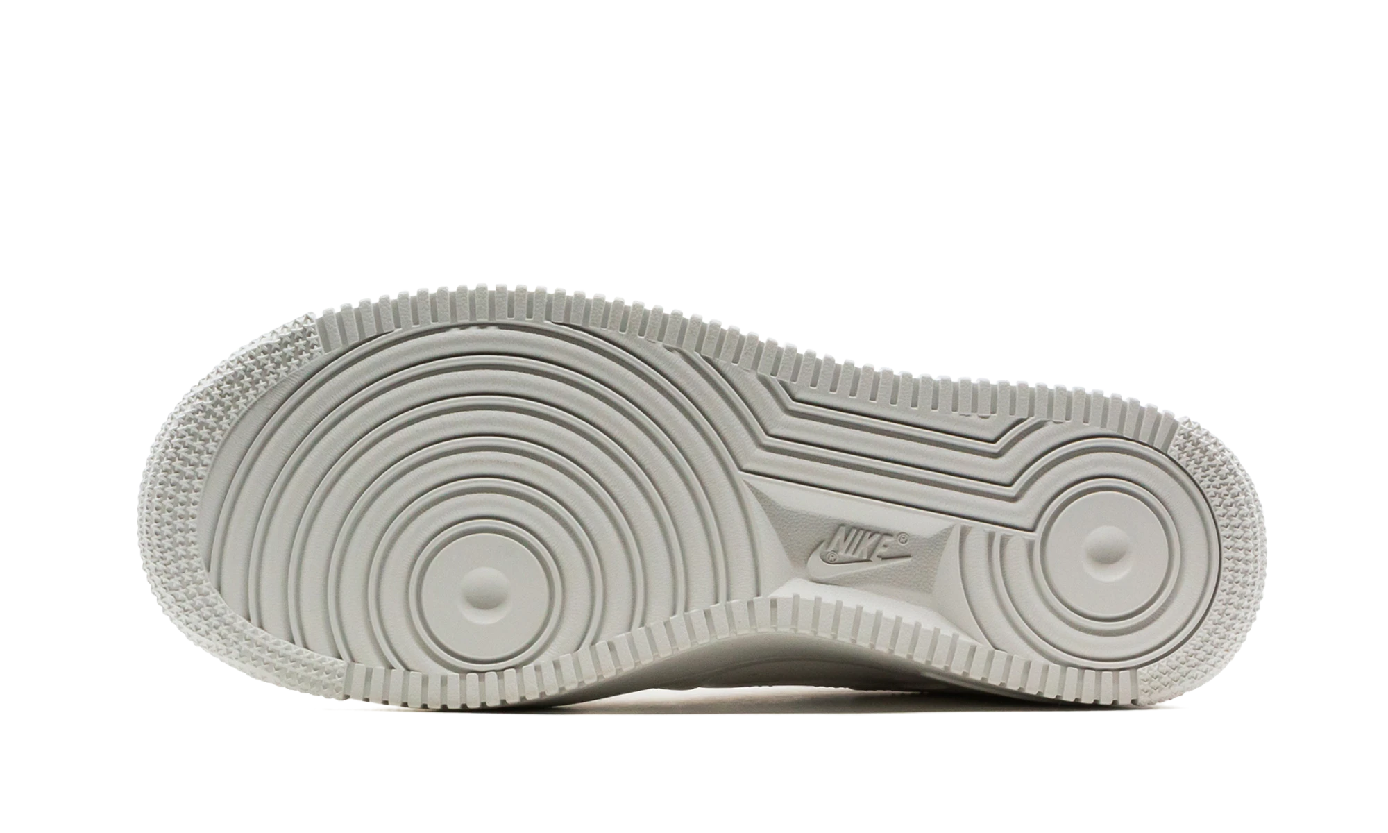 Εξωτερική ελαστική σόλα της Nike Air Force 1 Low Reflective White (DC2062-100).