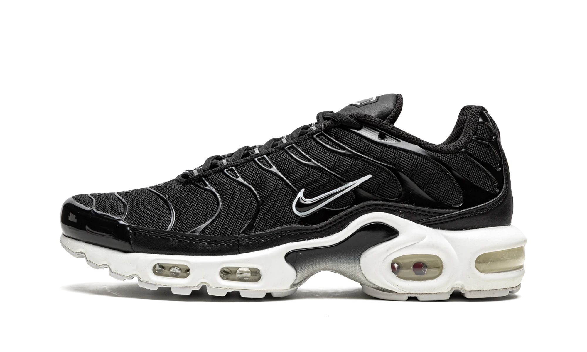 Sneaker Nike Air Max Plus Black White (DM2362-001) in leather black and white — outer profile view.