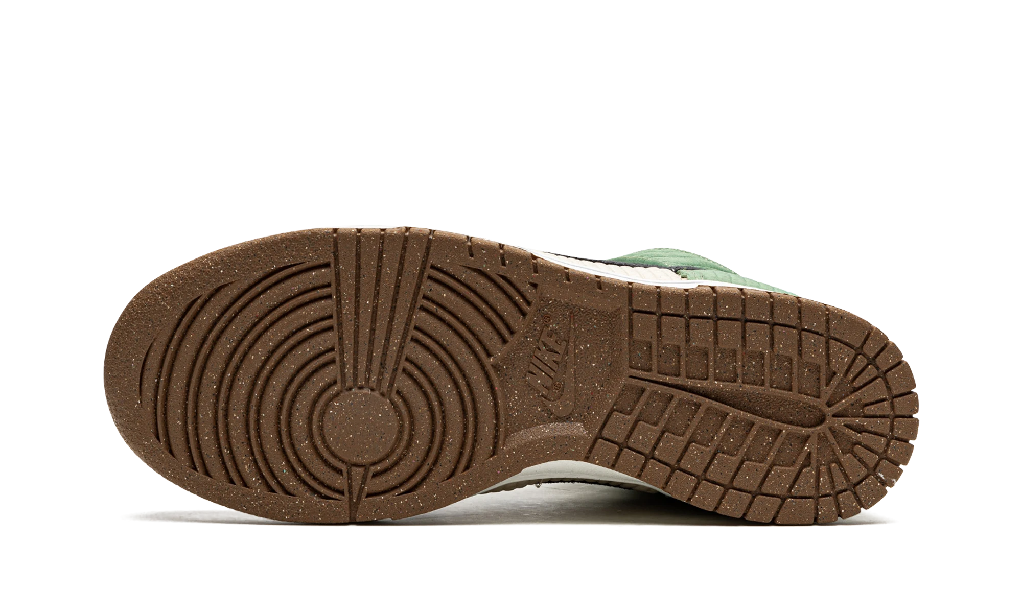 Talpa exterioară de cauciuc a Nike Dunk High Next Nature Summit White (DN9909-100).