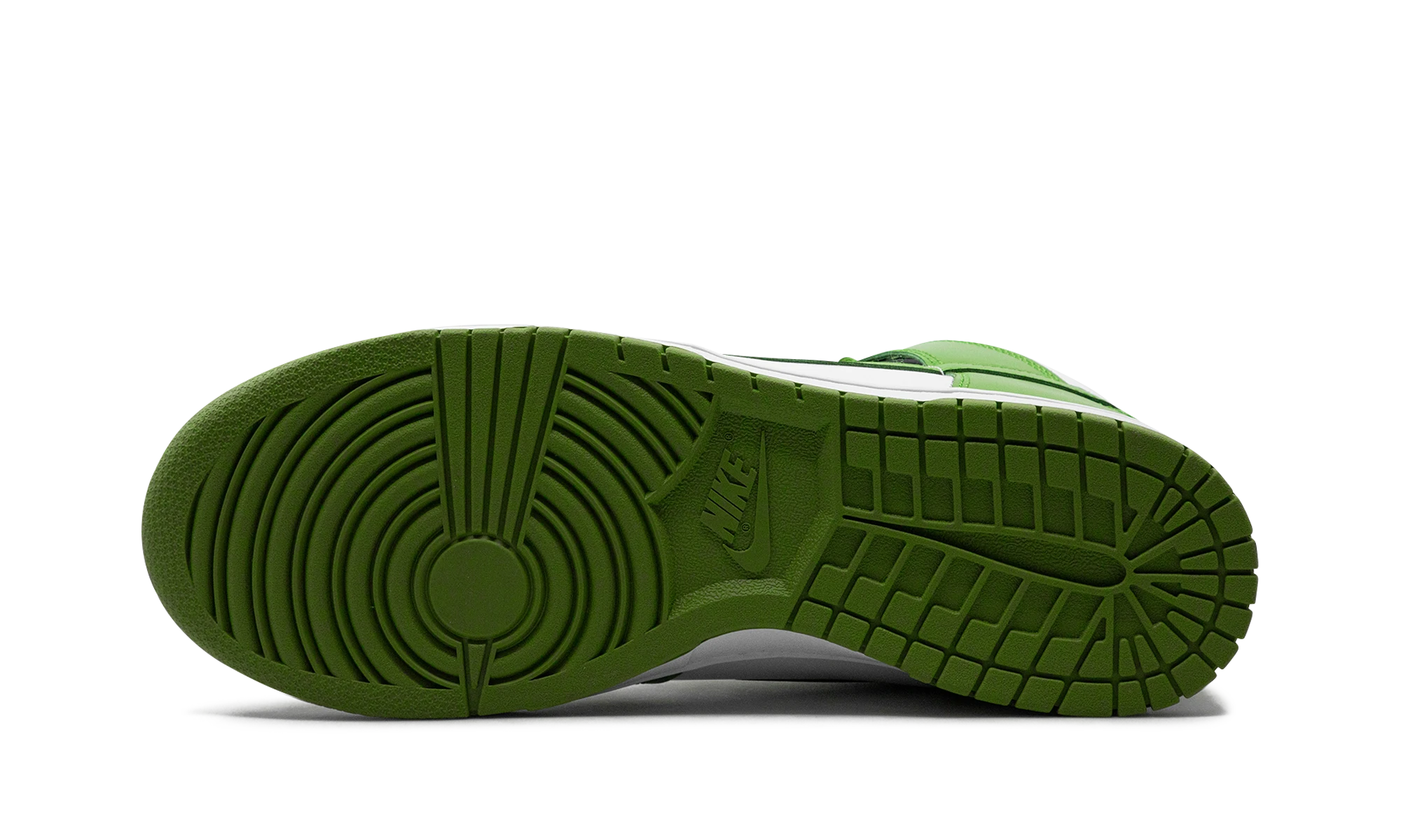 Outer rubber sole of the Nike Dunk High Retro Chlorophyll (DV0829-101).