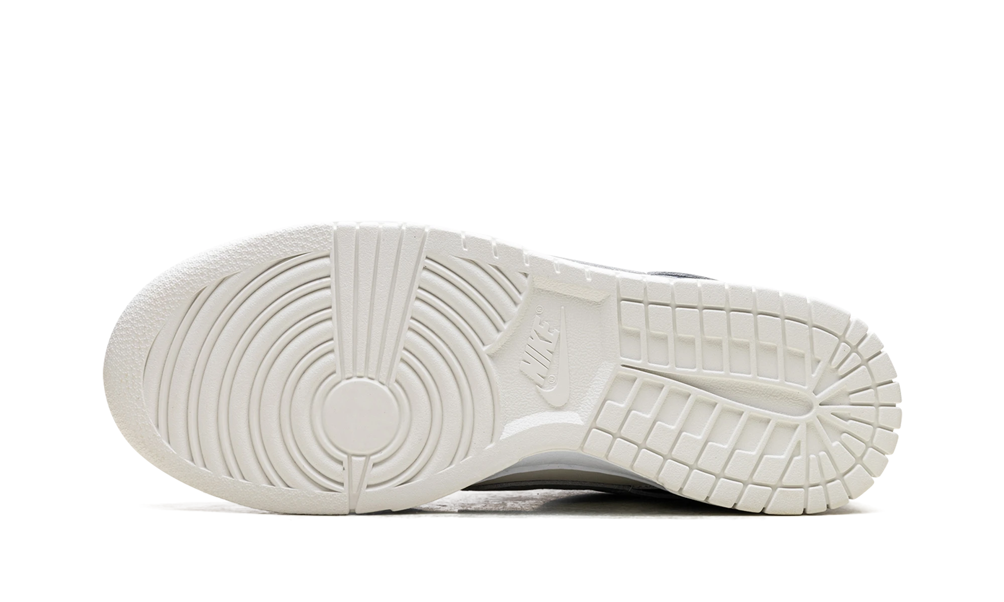 Outer rubber sole of the Nike Dunk Low Armoury Navy (HV2390-100).