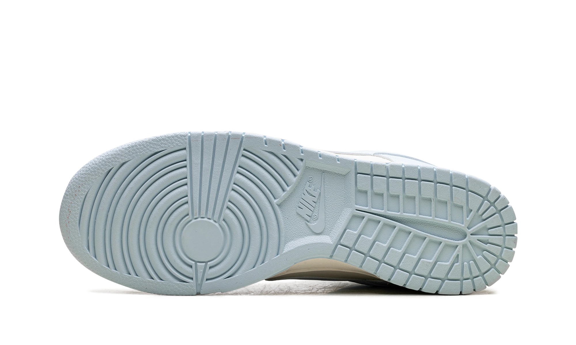 Outer rubber sole of the Nike Dunk Low Glacier Blue Pale Ivory (HF5441-103).