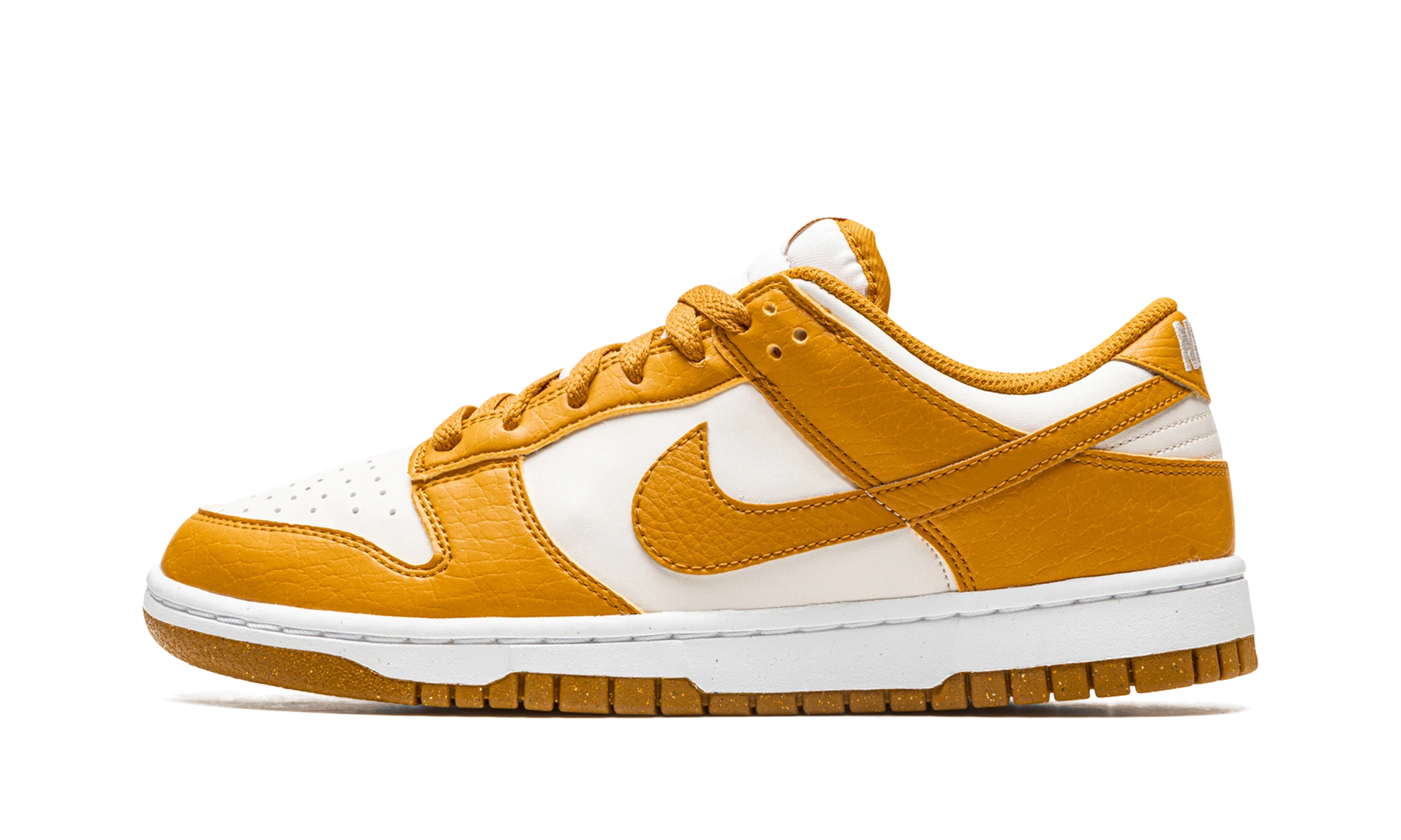 Sneaker Nike Dunk Low Next Nature Phantom Gold Suede (DN1431-001) in leather black, white and yellow — outer profile view.