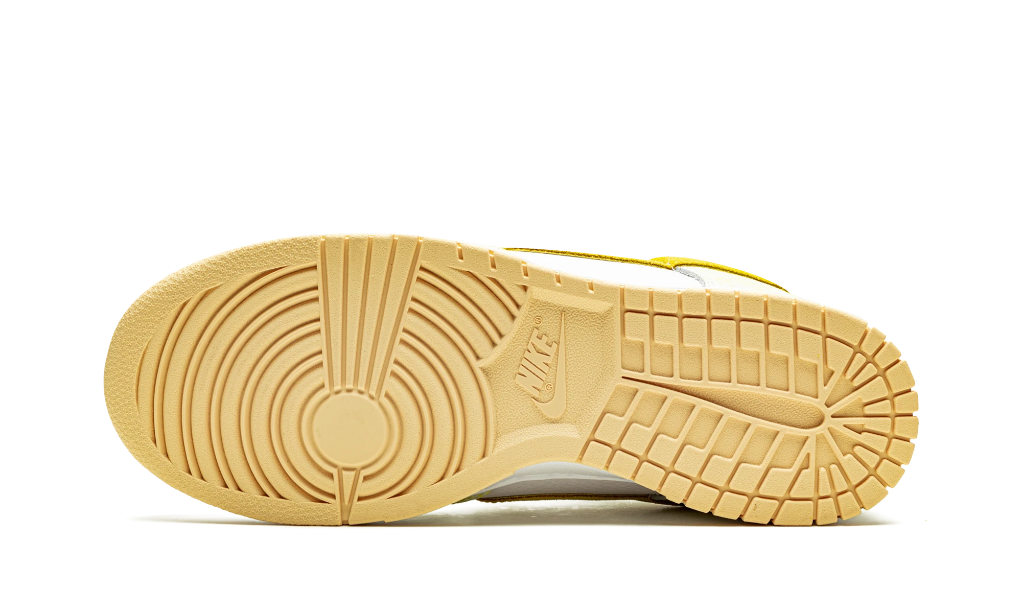 A Nike Dunk Low Yellow Strike (DM9467-700) külső gumitalpa.