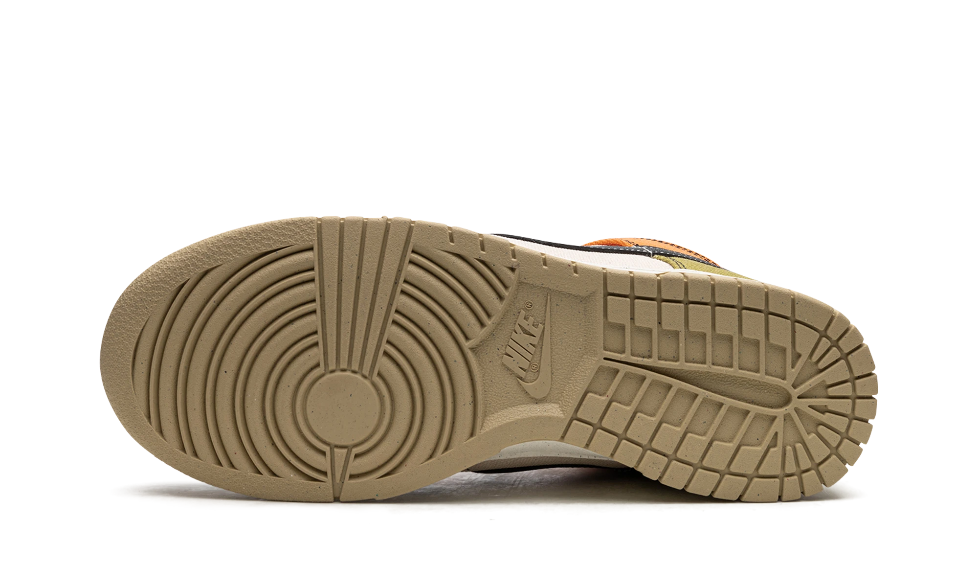 Outer rubber sole of the Nike Dunk Mid Pale Ivory Multi (DV0830-100).