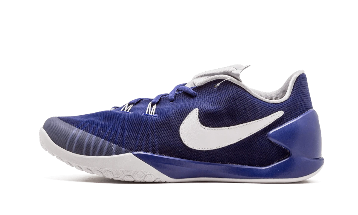 Sneaker Nike Hyperchase Fragment Royal in leather blue, grey and white, available in Europe — outer profile view.