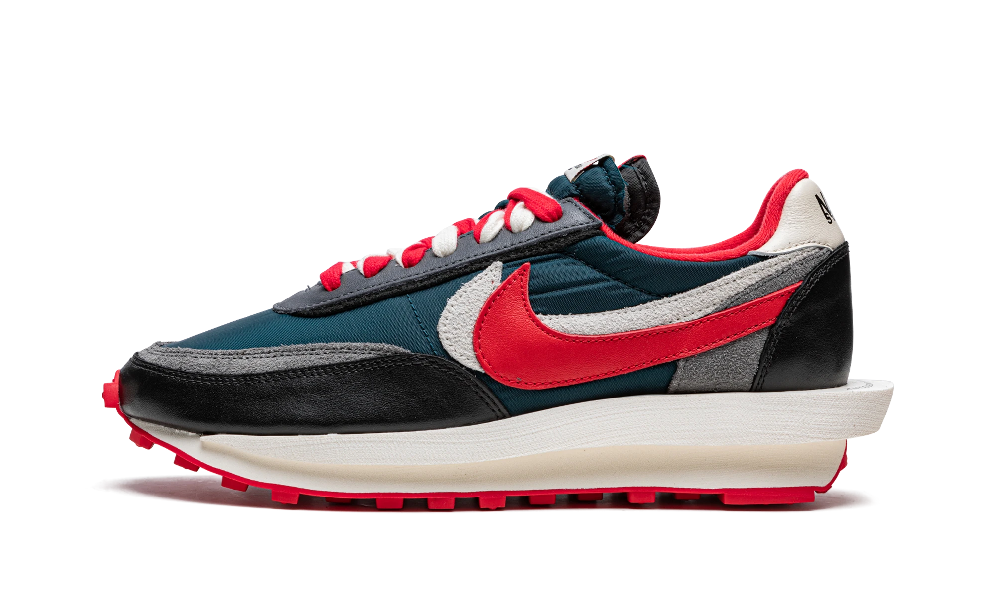 Sneaker Nike LD Waffle sacai Undercover Midnight Spruce University Red (DJ4877-300) i läder vit, grå och röd — yttre profilvy.