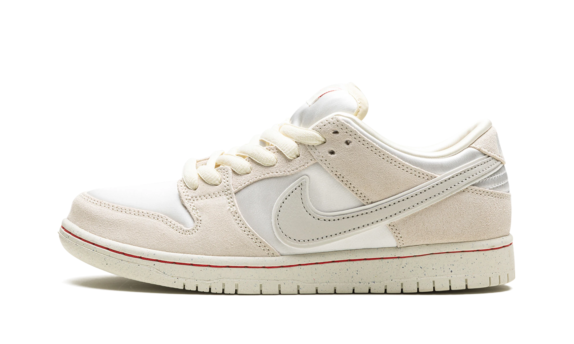 Sneaker Nike SB Dunk Low City of Love Light Bone (FZ5654-100) in leather white, beige and black — outer profile view.