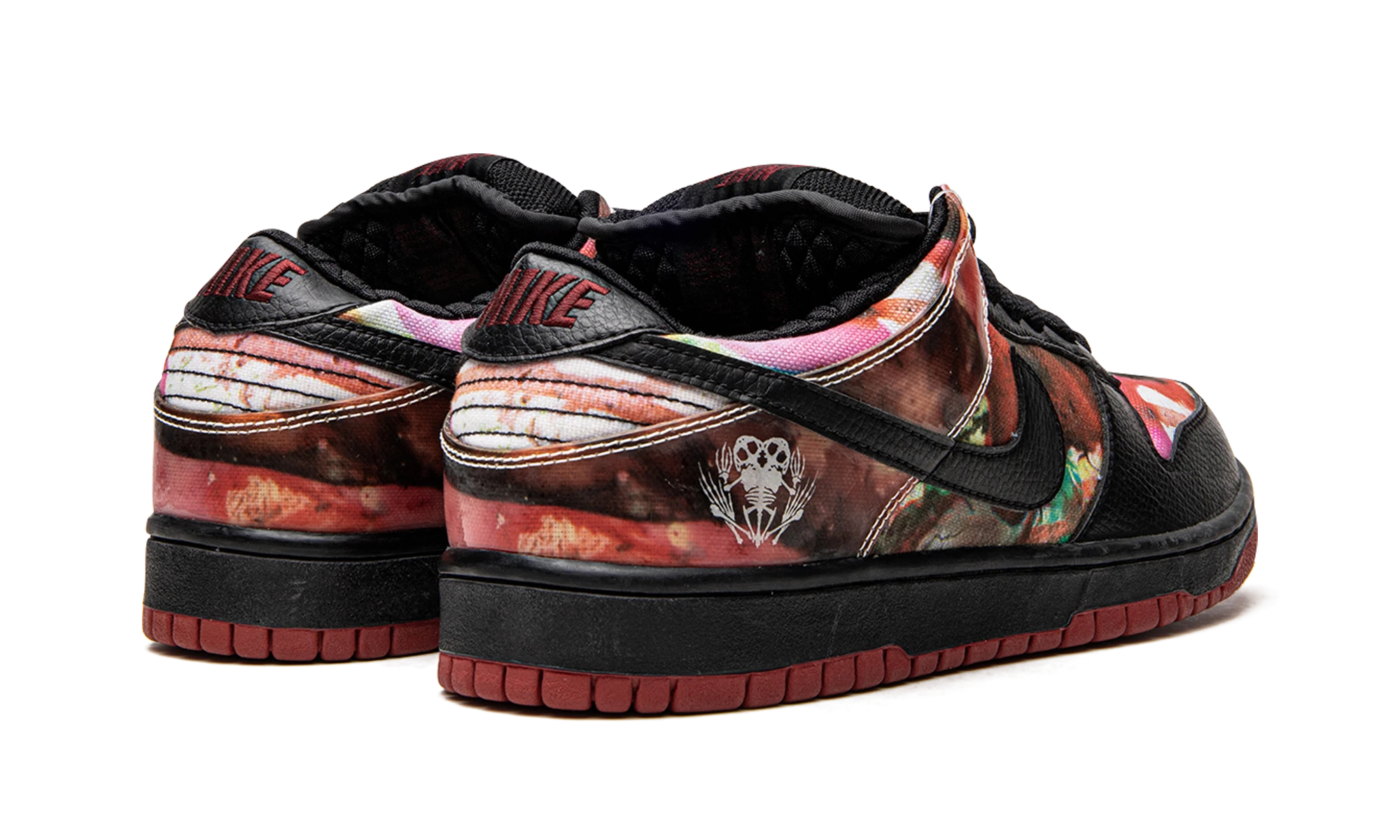 Pair of sneakers Nike SB Dunk Low Pushead 1 (313233-001) brand new and authentic with original box.