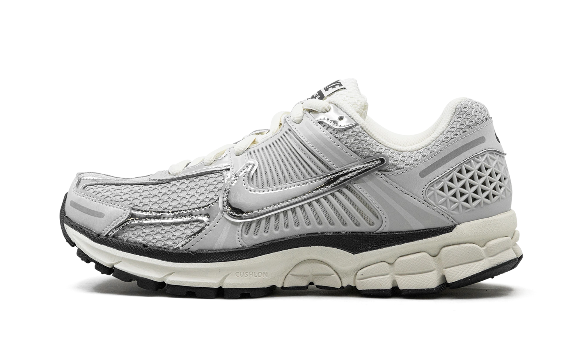 Sneaker Nike Zoom Vomero 5 Chrome in multicolore, available in Europe — outer profile view.