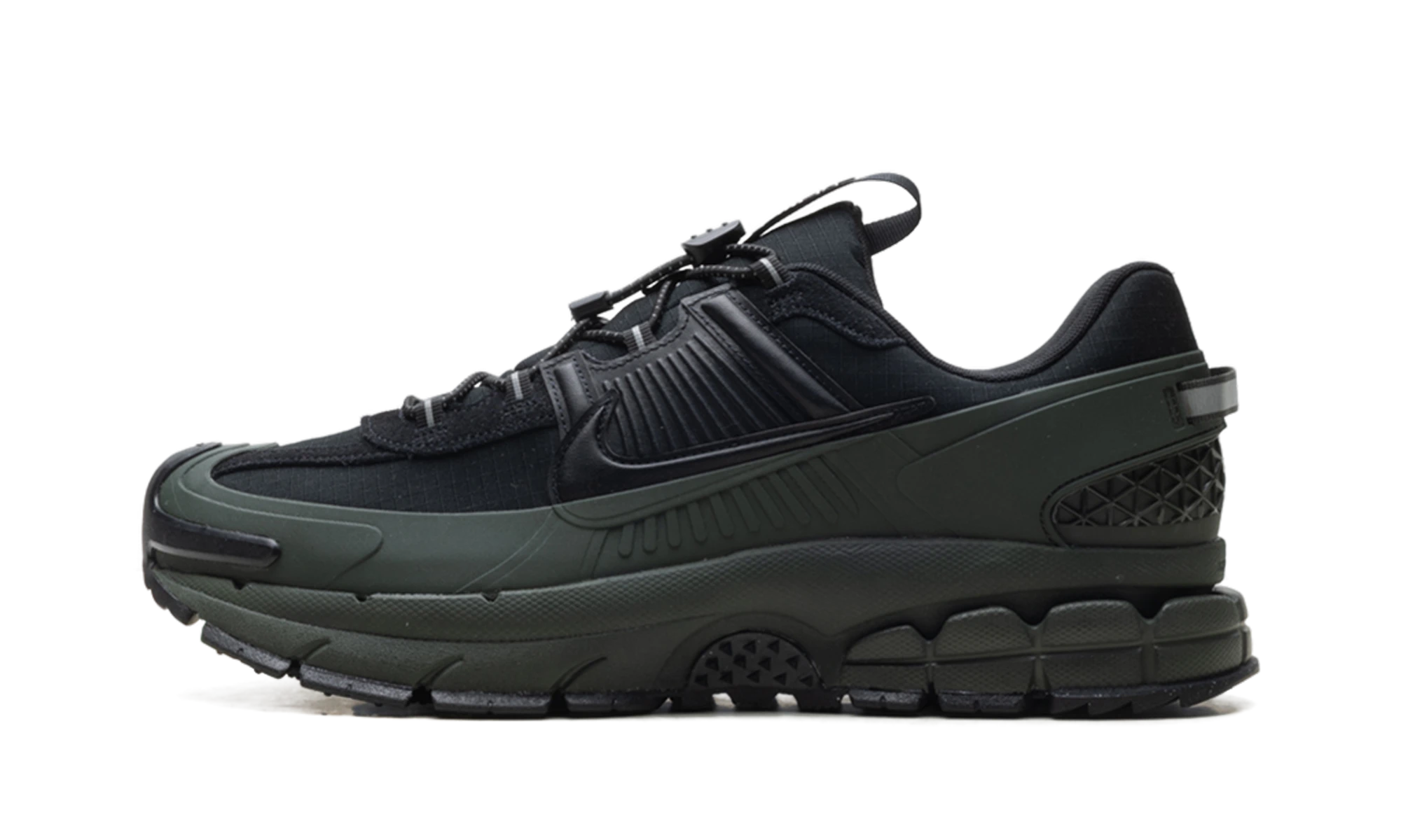 Sneaker Nike Zoom Vomero 5 Roam Sequoia Black (FV2295-300) in leather black — outer profile view.