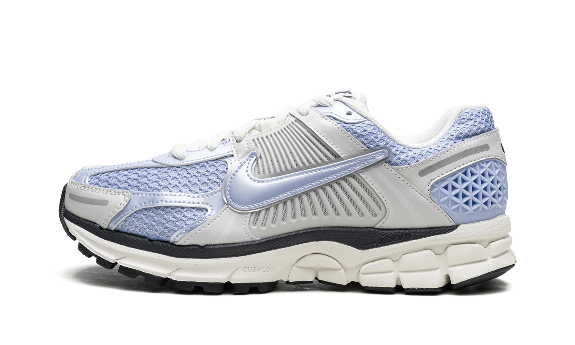 Superga Nike Zoom Vomero 5 Royal Tint Photon Dust (FJ4588-025) iz usnje siv, moder in bež — pogled od zunaj.