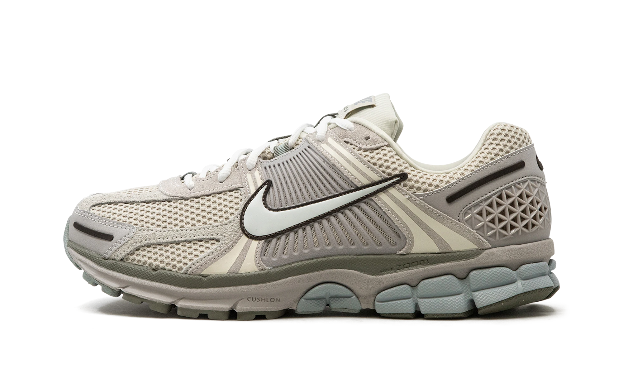Sneaker Nike Zoom Vomero 5 SE Light Orewood Brown (FZ3653-104) in leather brown, black and blue — outer profile view.