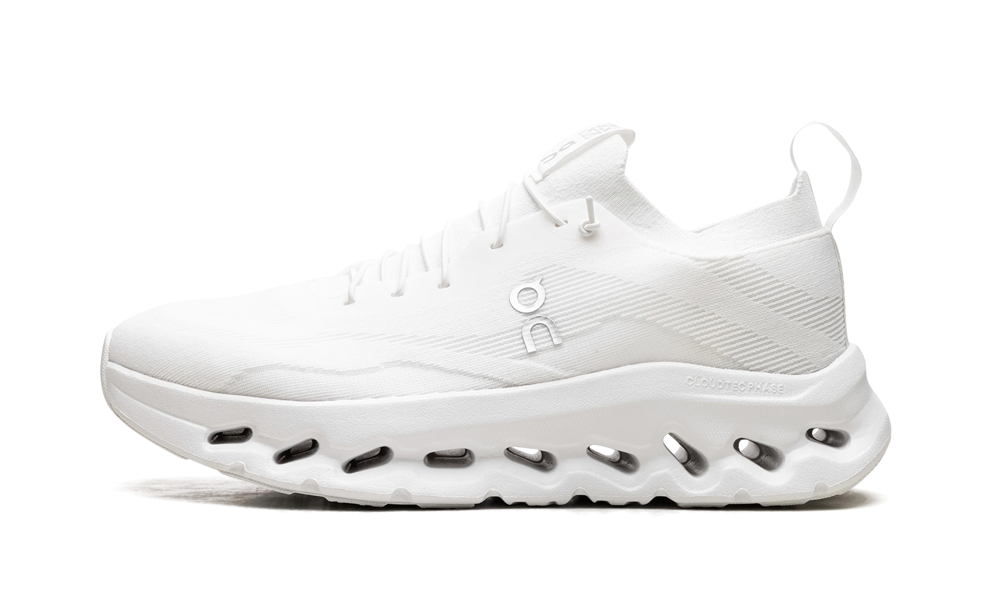 Sneaker On Running Cloudtilt LOEWE All White in mesh white, available in Europe — outer profile view.