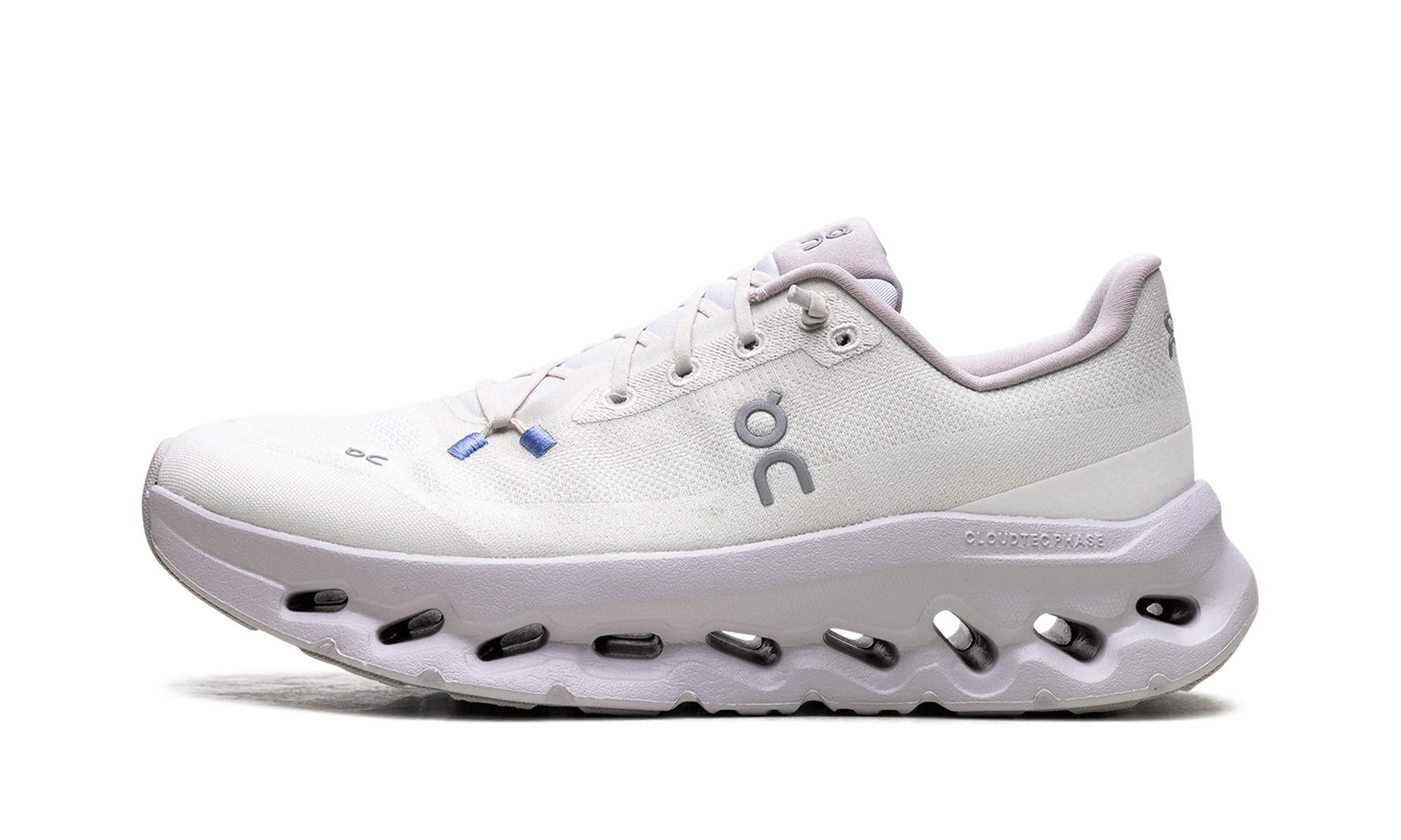 Sneaker On Running Cloudtilt Sand Lavender in leather beige and purple, available in Europe — outer profile view.