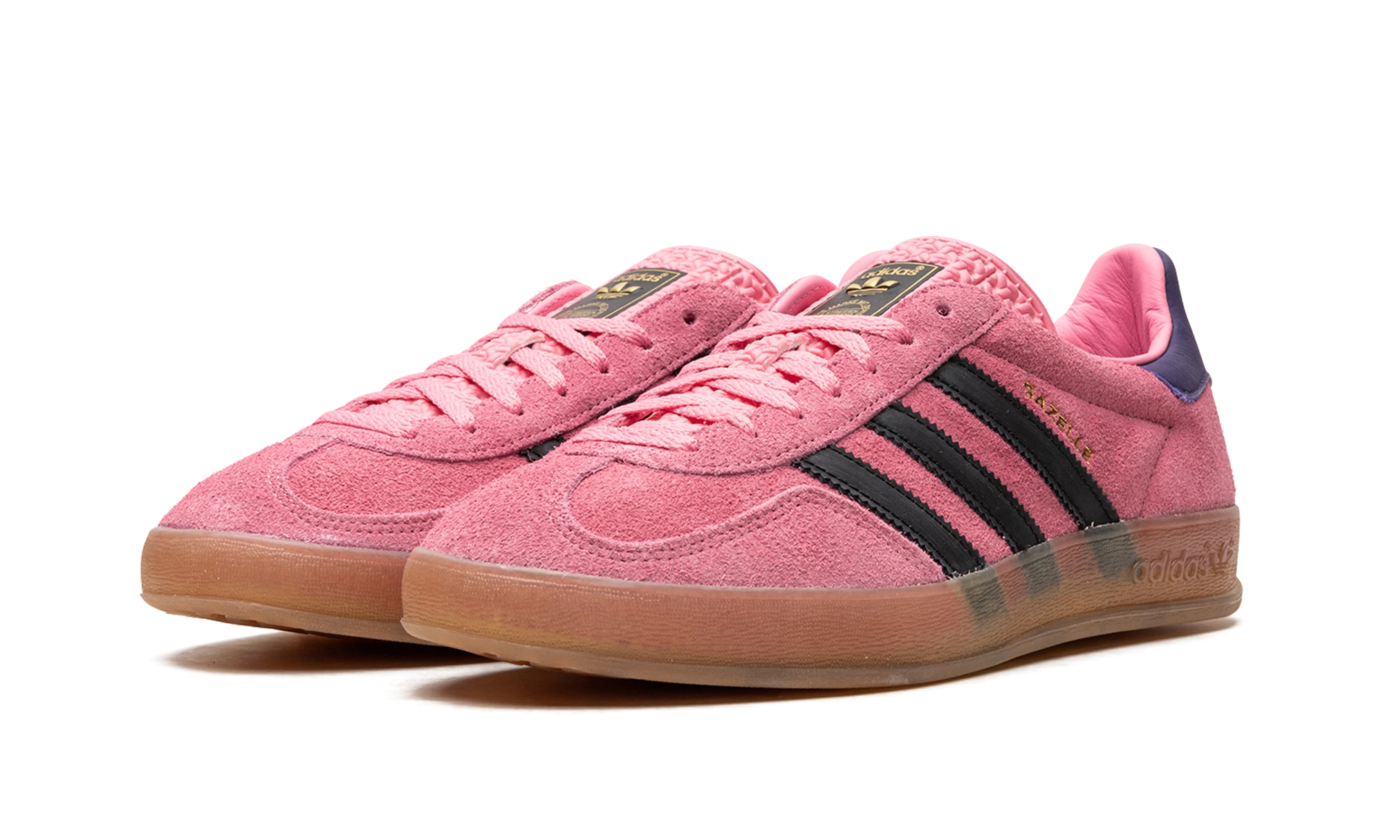 Detail vnitřní strany tenisky Adidas Gazelle Indoor Bliss Pink Purple (IE7002) rose, noir et violet.